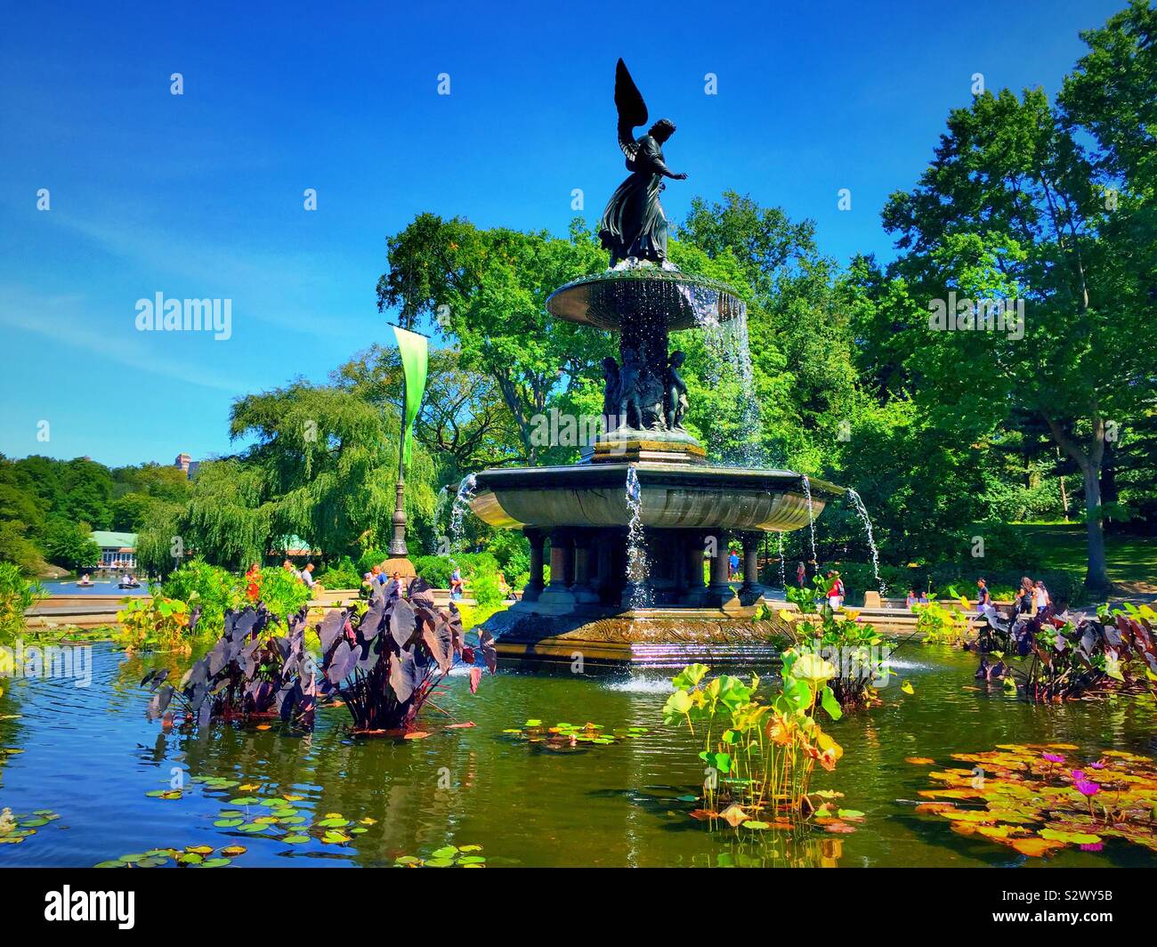 Der Engel der Wasser Brunnen bei Bethesda ist wunderschön im Sommer, Central Park, New York City, USA Stockfoto