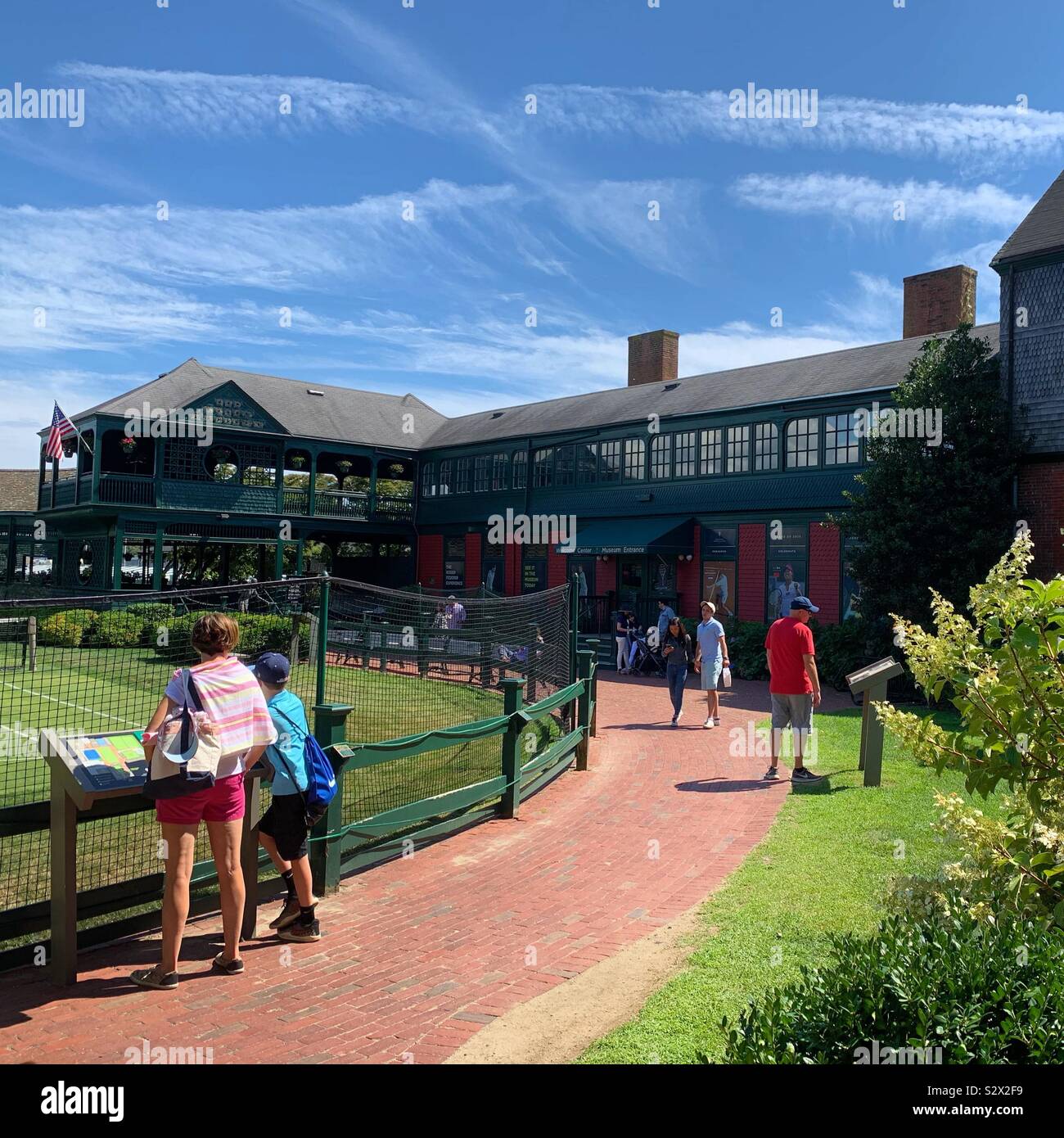 International Tennis Hall of Fame, Bellevue Avenue, Newport, Rhode Island, United States - Smartphone-aufgenommenes Stockfoto