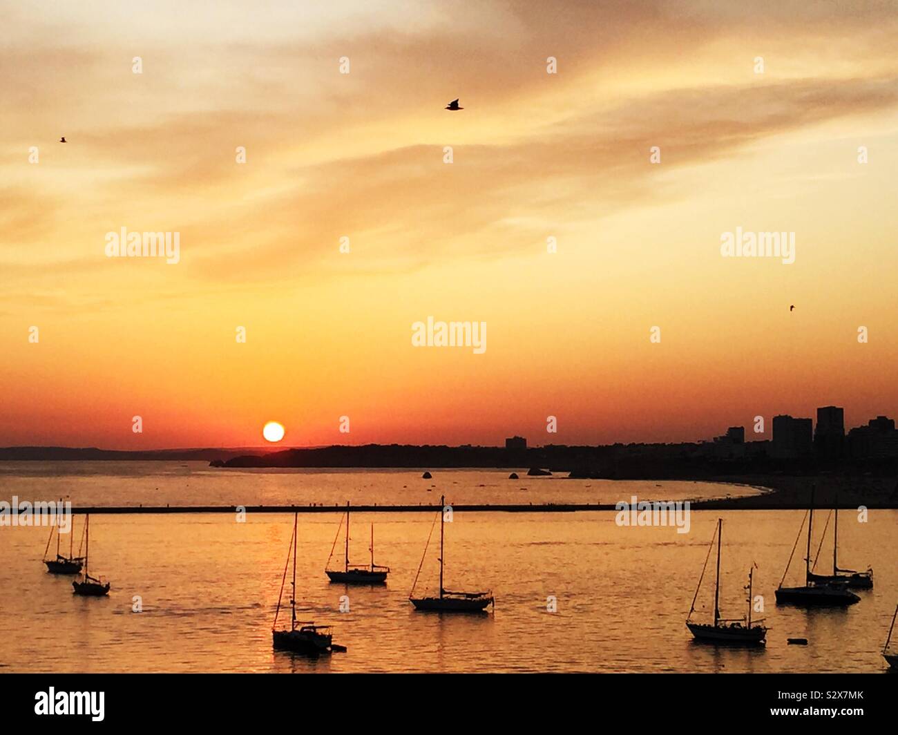 Sonnenuntergang in Portimão - Smartphone-aufgenommenes Stockfoto