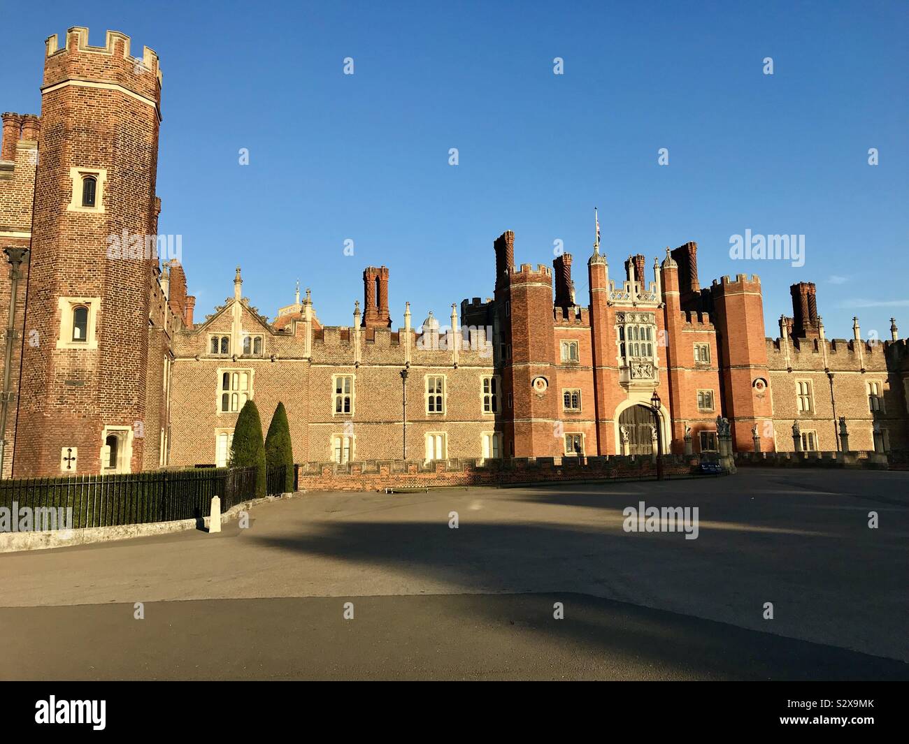 Abendsonne in Hampton Court Palace, Richmond upon Thames, England, Großbritannien Stockfoto