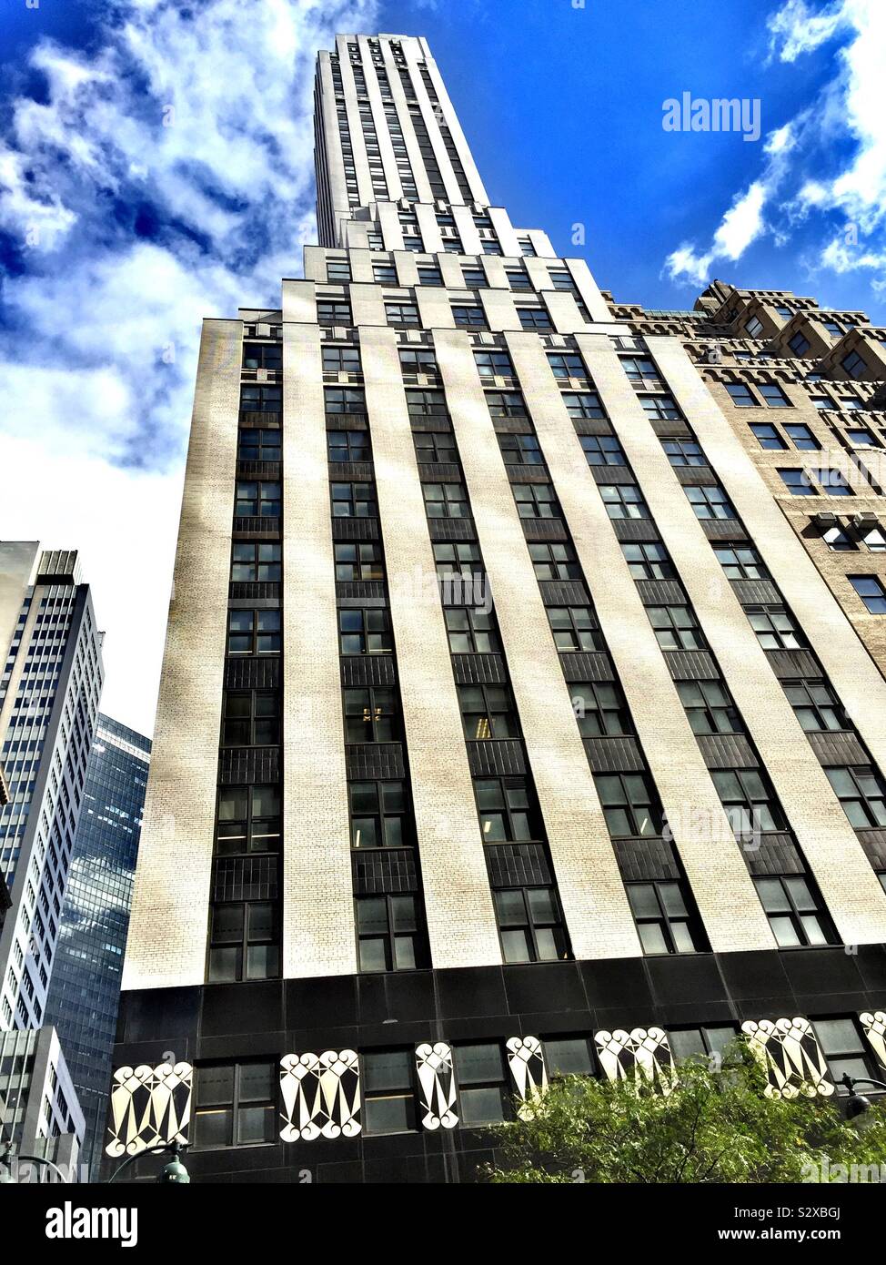 Die Wolkenkratzer 275 Madison Avenue in New York City ist eine Art déco-Stil bauen 1933, USA Stockfoto