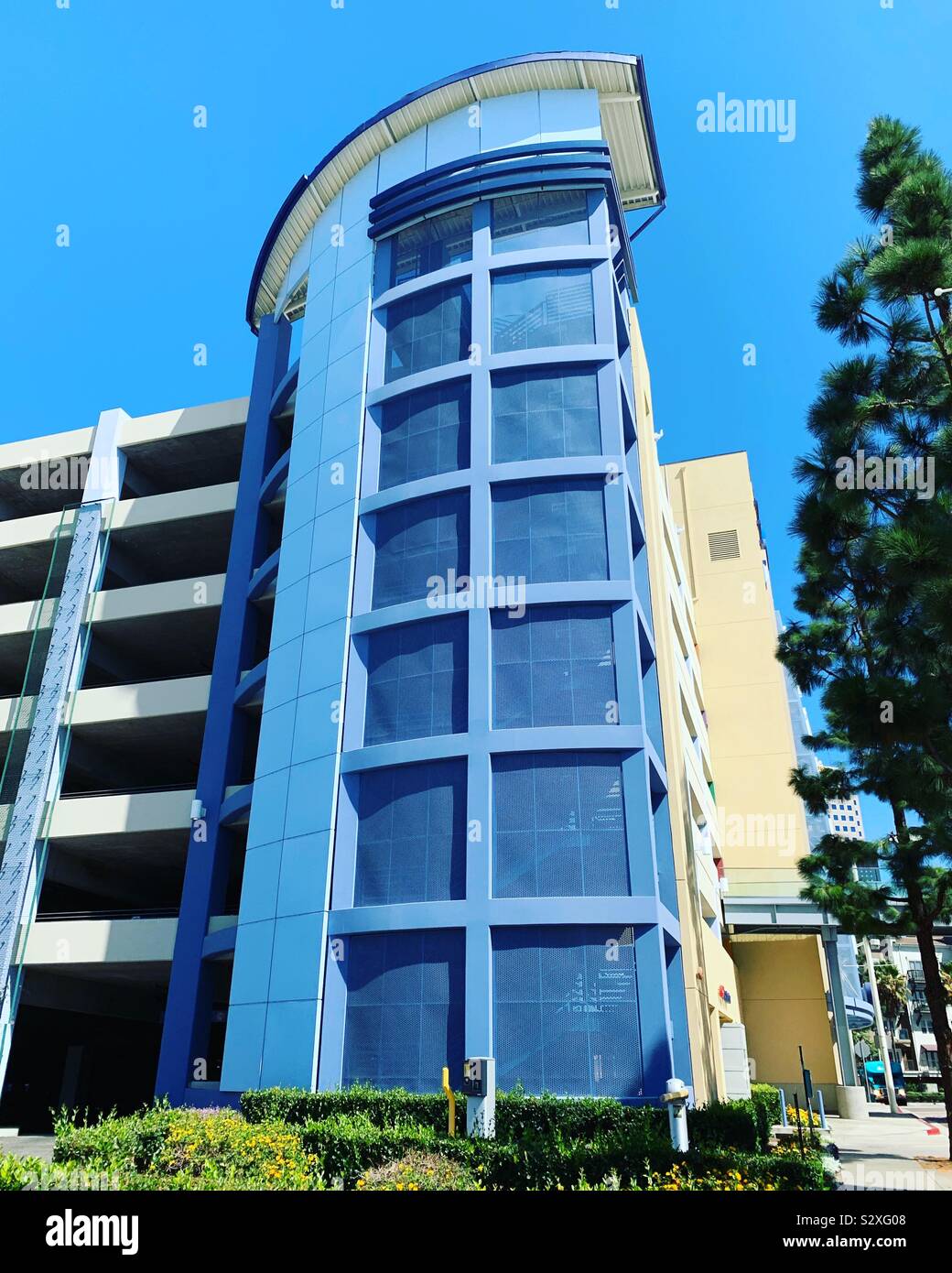 Der Hecht Parkgarage, Long Beach, California, United States - Smartphone-aufgenommenes Stockfoto