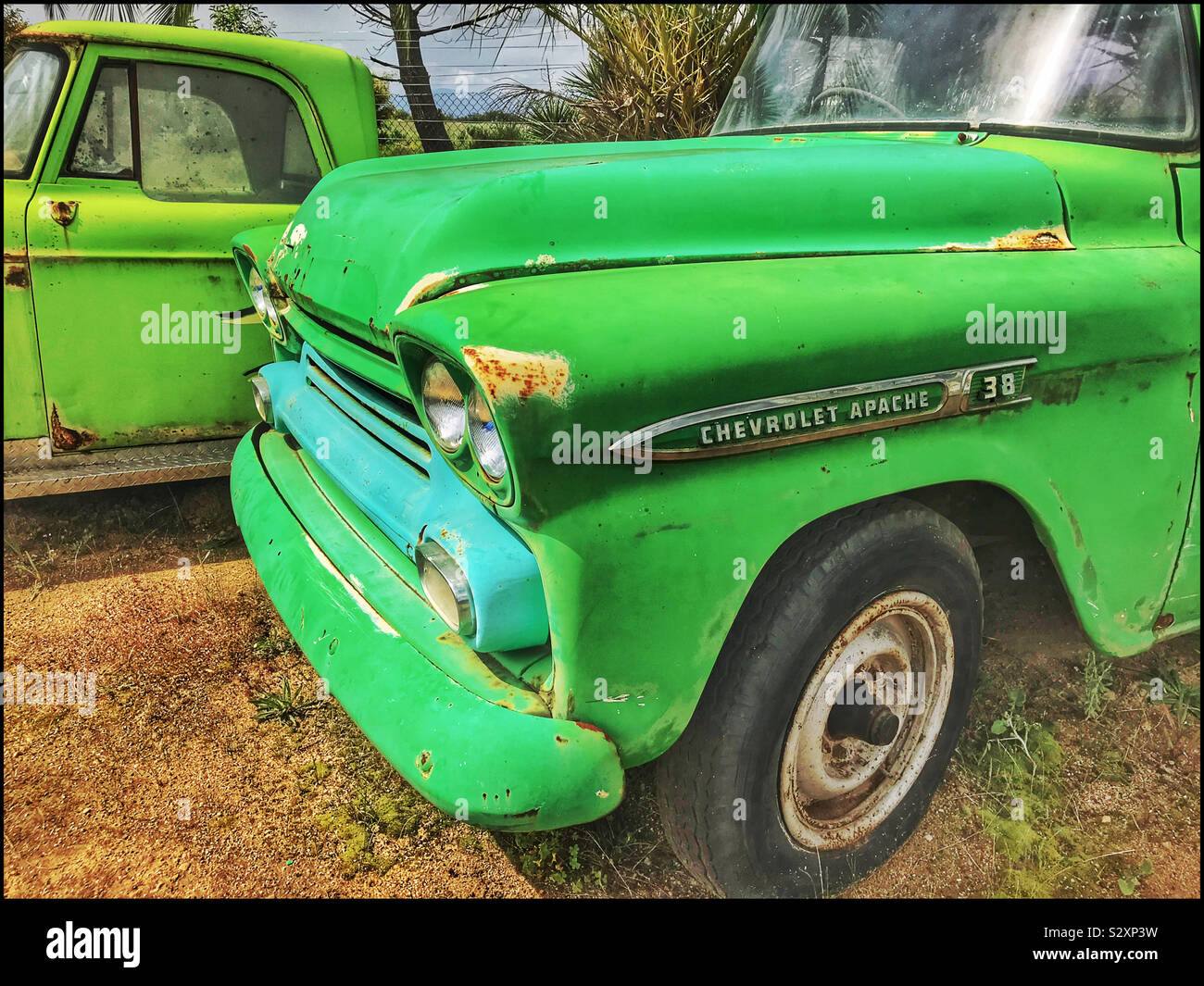 Grüne Chevrolet Apache 38 Wijnland Auto Museum, Joostenberg Vlakte, Kapstadt, Südafrika. Stockfoto