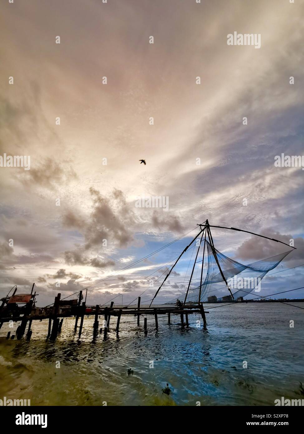 Die chinesischen Fischernetze in Cochin, Indien. Stockfoto