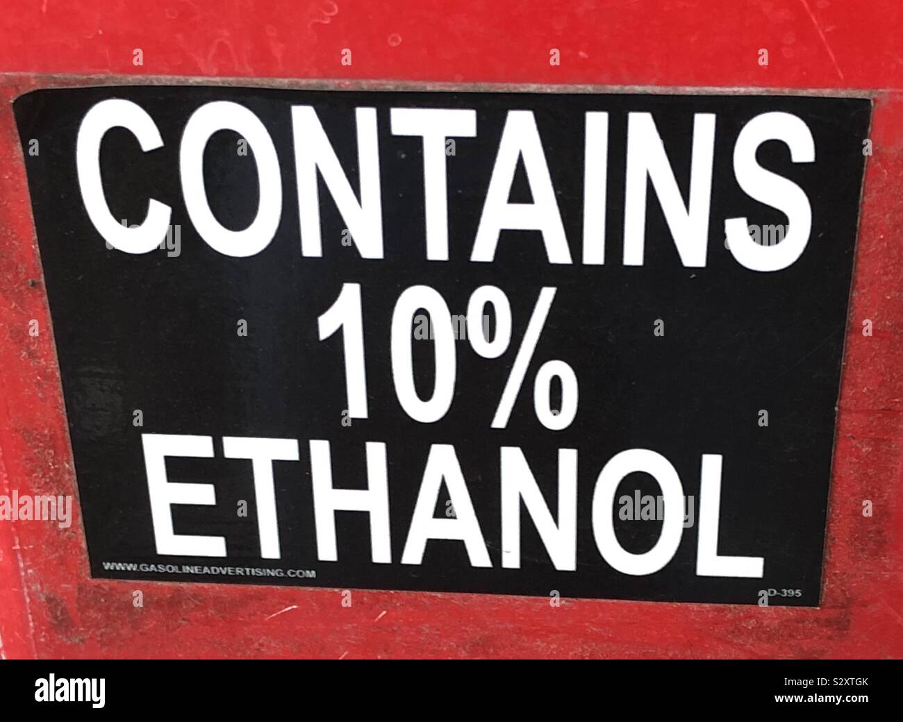 Enthält Ethanol Zeichen gas Stockfoto
