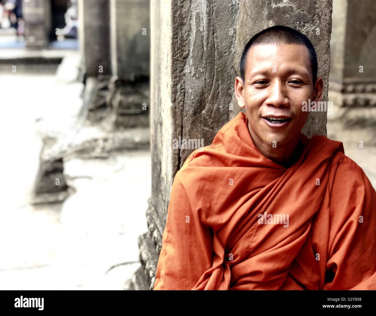 Gerne Mönch in Angkor Wat, Siem Reap, Kambodscha. Stockfoto