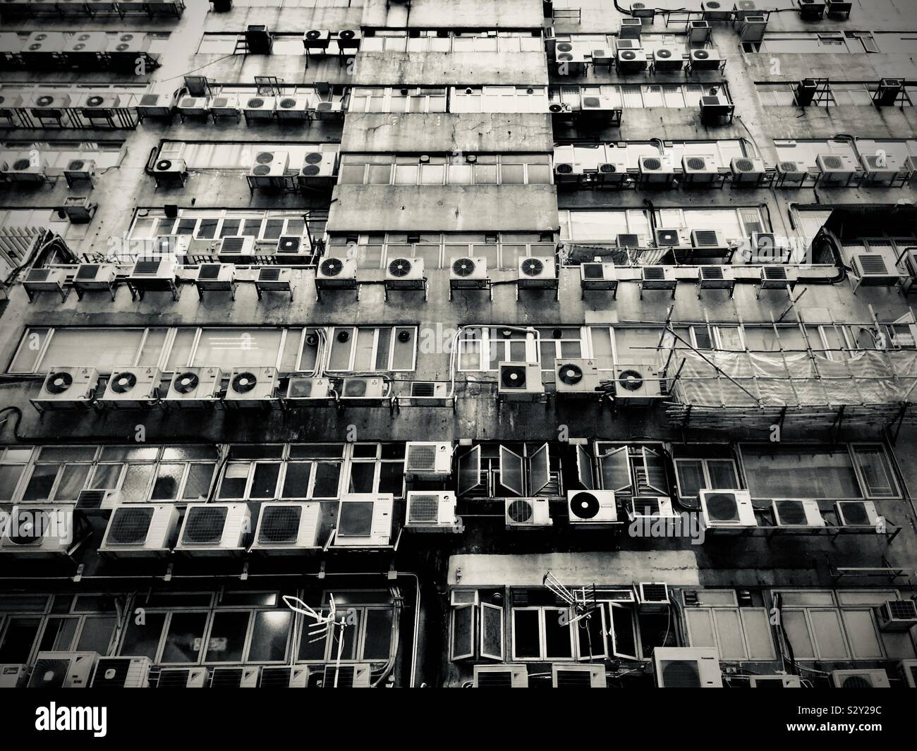 Typische konkrete Apartments/Wohnhaus in Kowloon, Hong Kong. Stockfoto