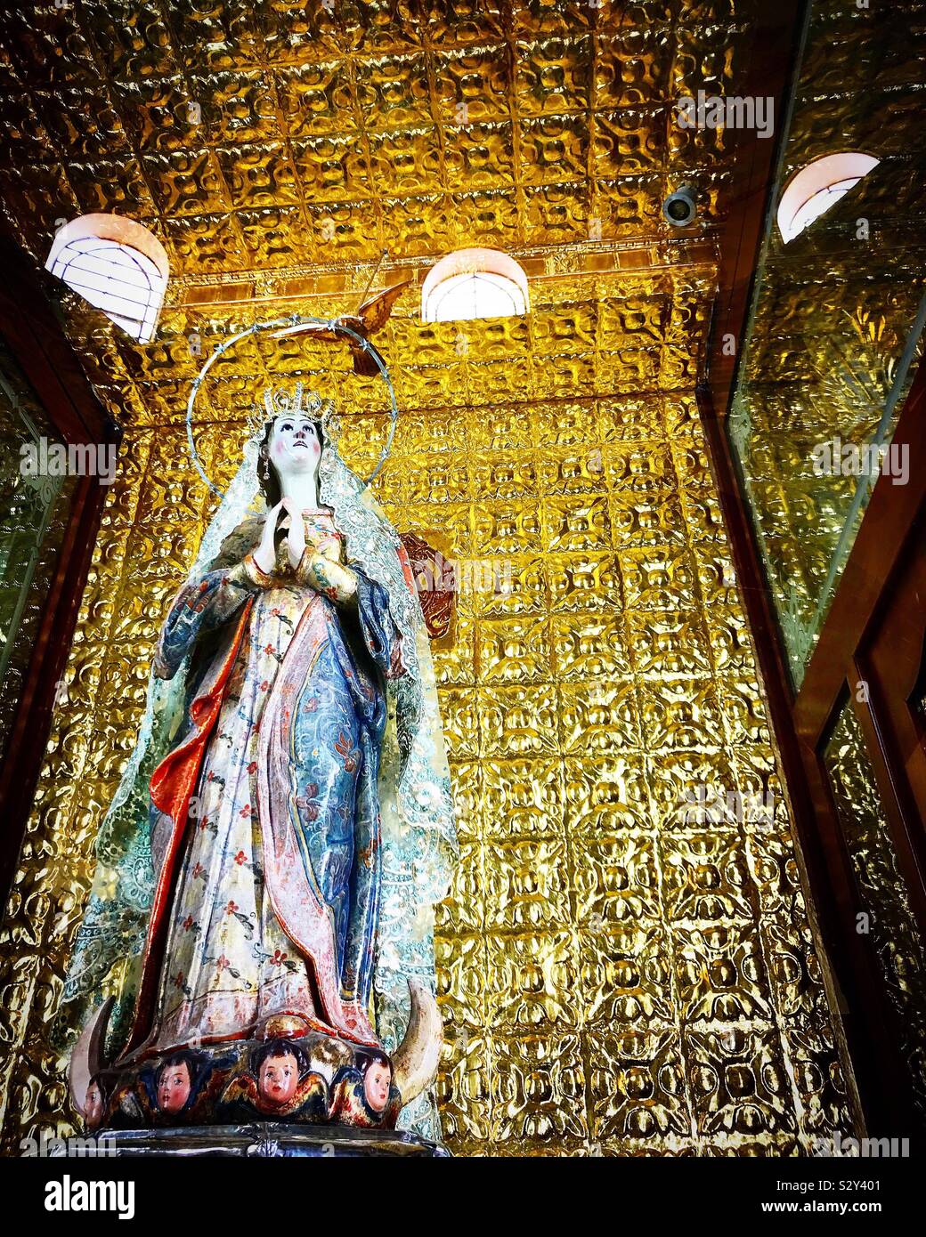 Die Virgen de Tonatico Bild in der Hauptaltar von Tonatico, Estado de Mexico, Mexiko Stockfoto