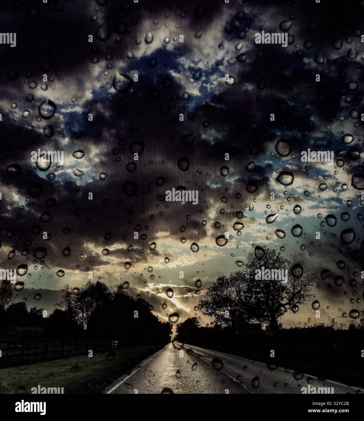 Regnerische Tage - Smartphone-aufgenommenes Stockfoto