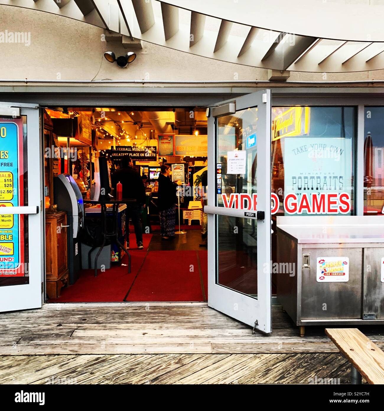 Eingang zu den Silverball Museum Arcade, Asbury Park Boardwalk, Asbury Park, Monmouth County, New Jersey, United States Stockfoto