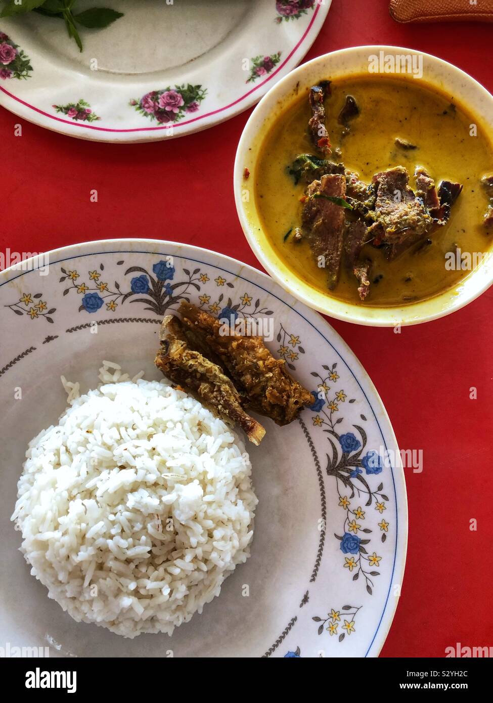 Geräuchertes Rindfleisch mit dicken coconut Sauce Stockfoto