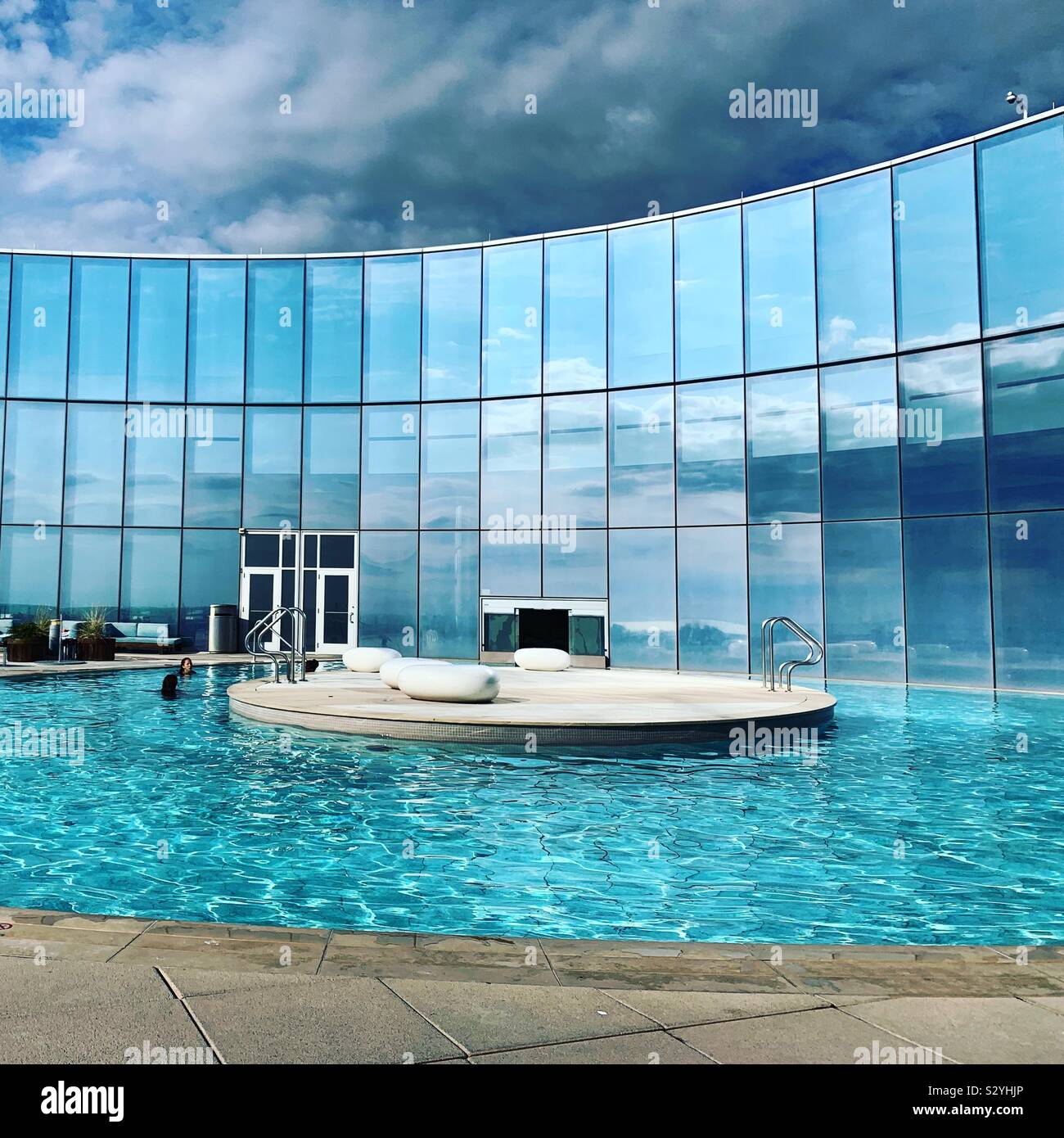 Außerhalb von Eclipse, die das ganze Jahr über Innen- und Außenpool am Meer Casino Resort Atlantic City, New Jersey, United States Stockfoto