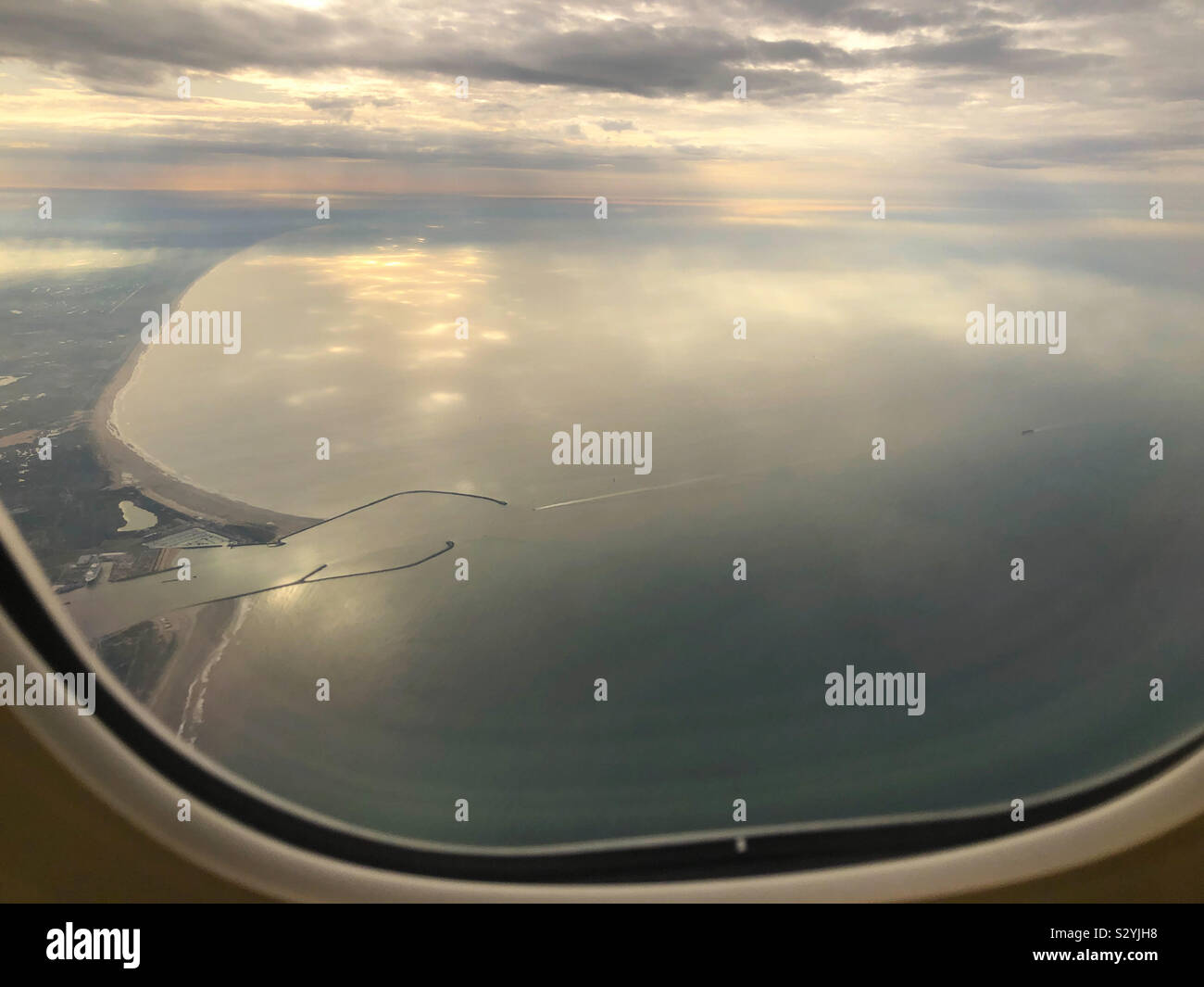 Anzeigen von Heemskerk, Holland aus der Luft. - Smartphone-aufgenommenes Stockfoto