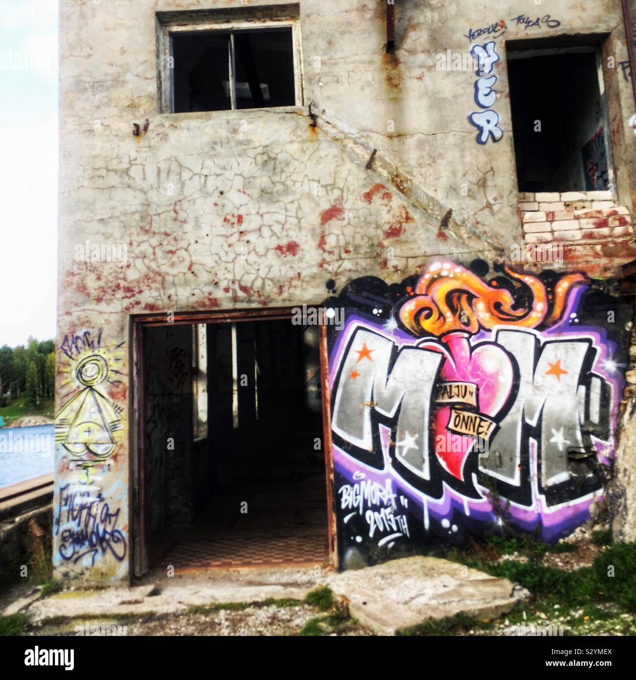 Hara Submarine Base einen Stillgelegten U-Boot Basis und viel Platz für Graffiti Kunst - Smartphone-aufgenommenes Stockfoto