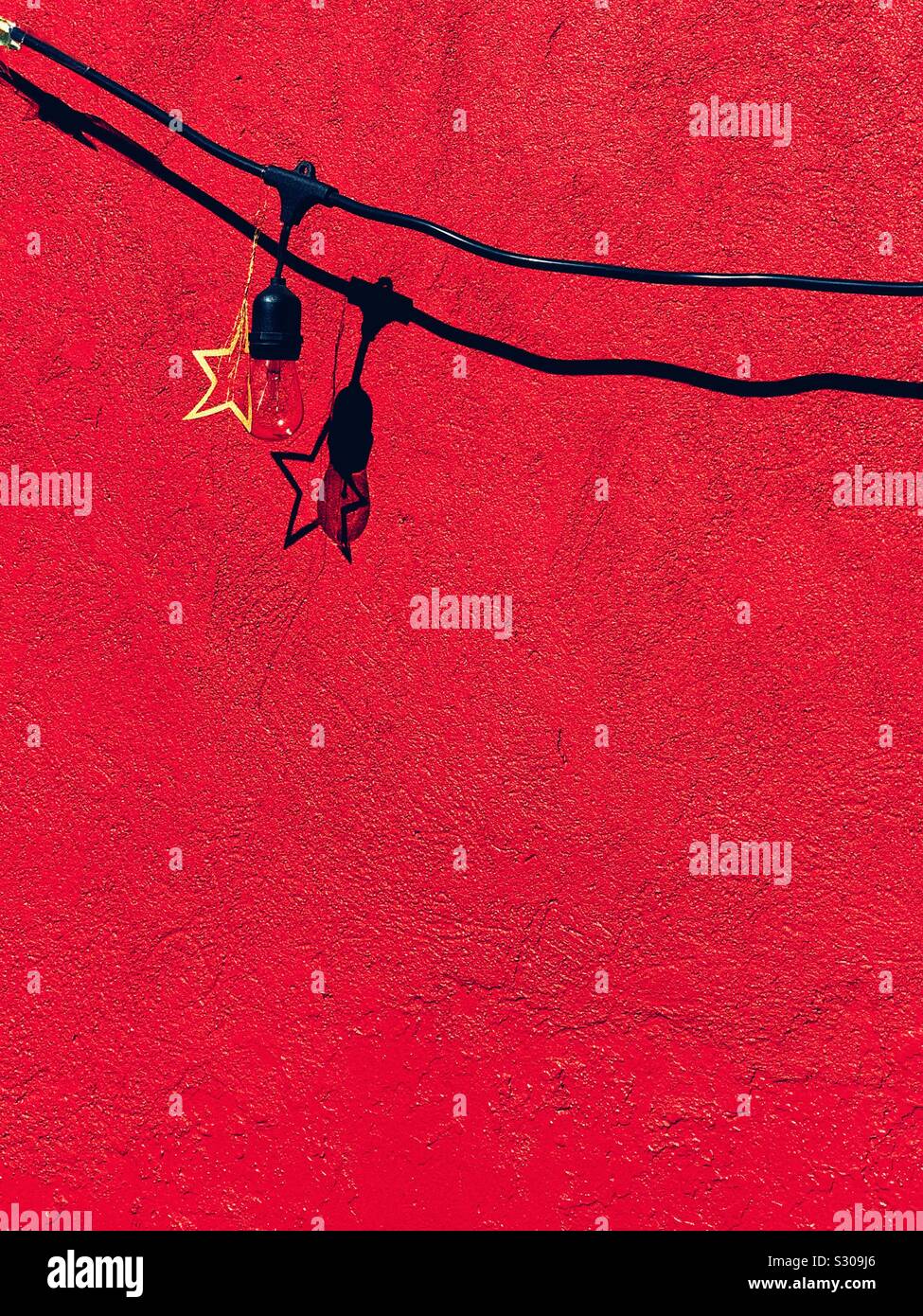 Rote Wand, die mit einem Stern Stockfoto