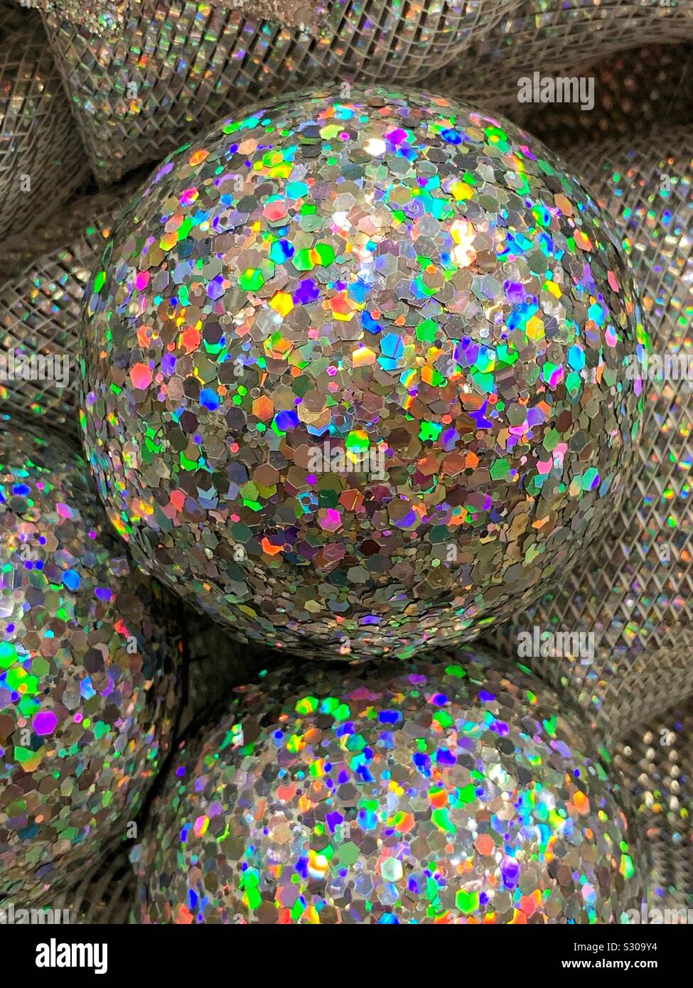 Silberne discokugel -Fotos und -Bildmaterial in hoher Auflösung – Alamy