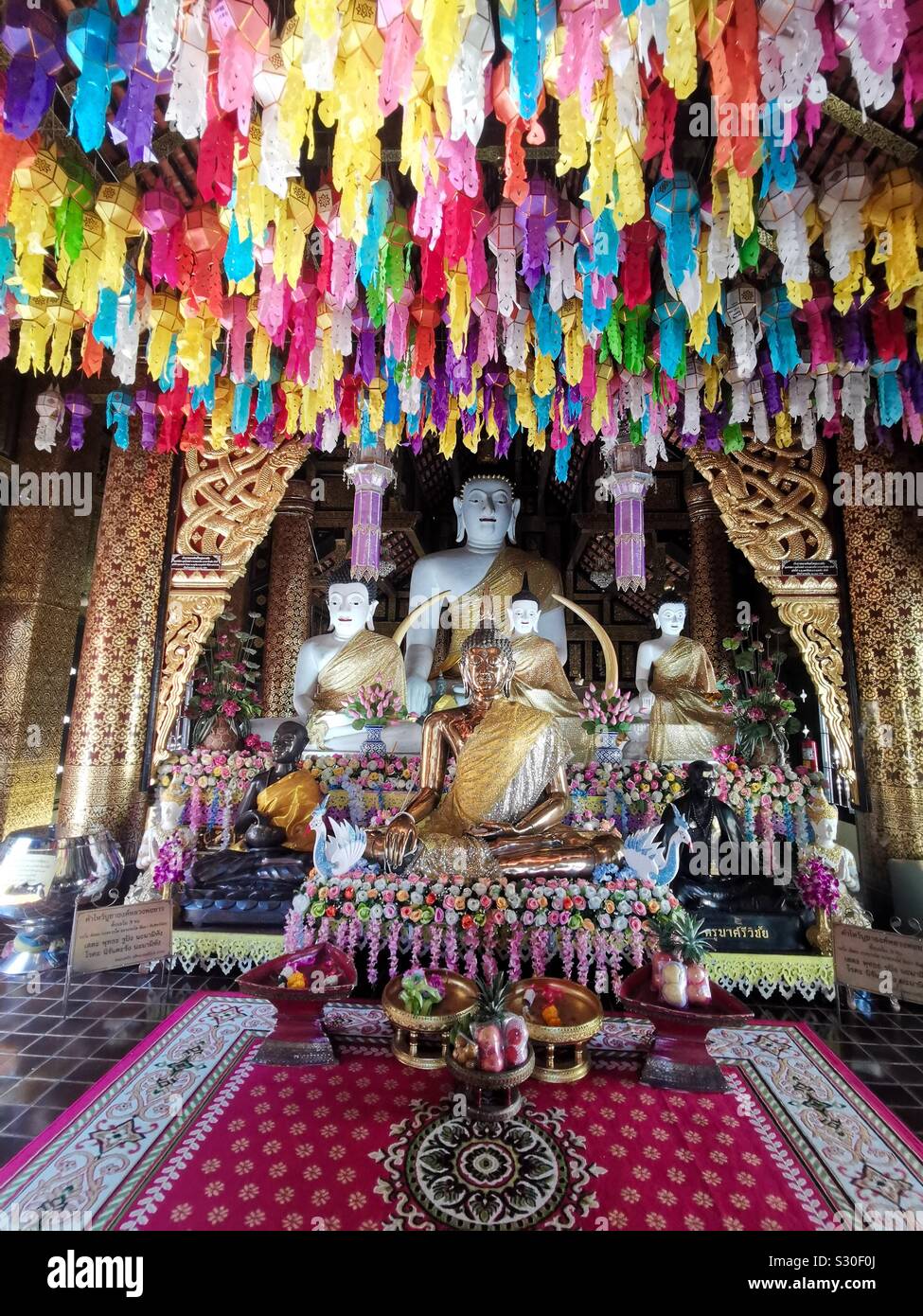 Wat Phantao in der Altstadt von Chiang Mai, Thailand. - Smartphone-aufgenommenes Stockfoto