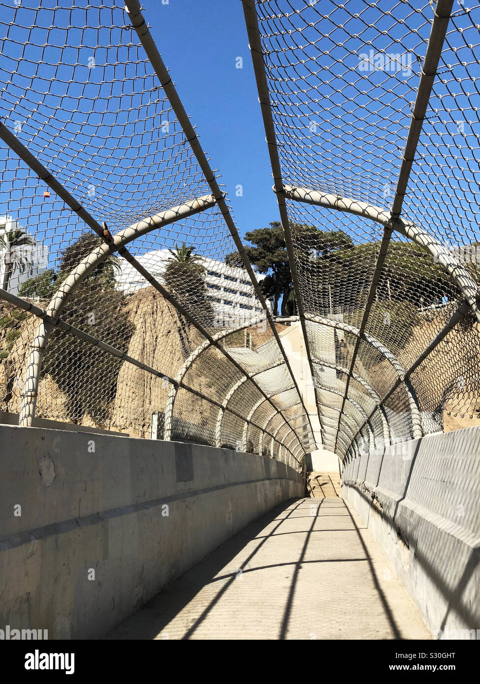 Überdachten Gang in Santa Monica, Kalifornien Stockfoto