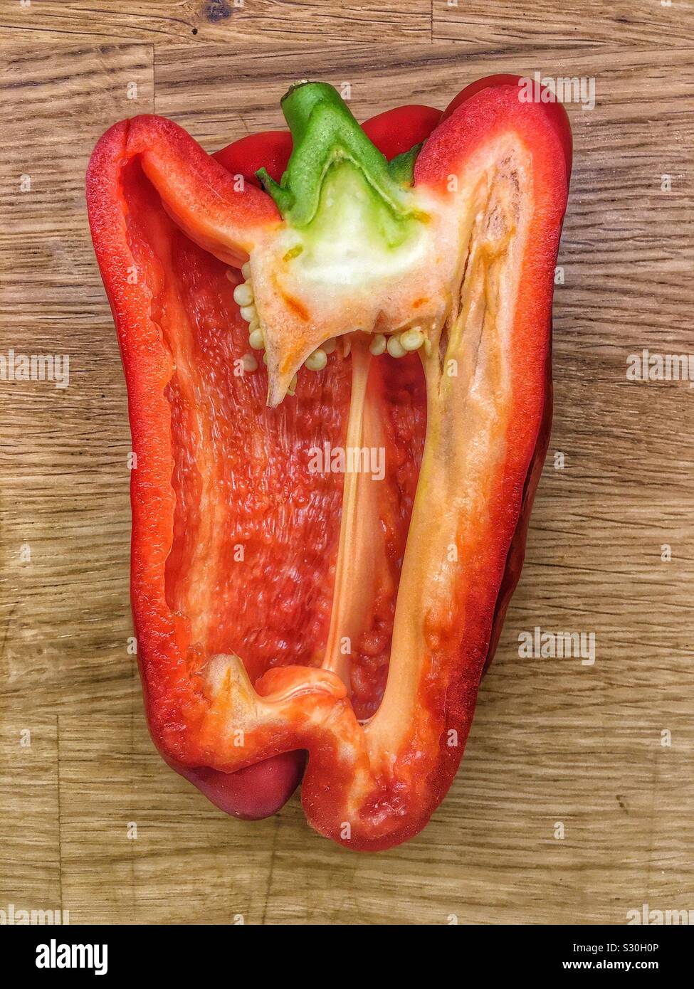 Eine halbe rote Paprika Stockfoto