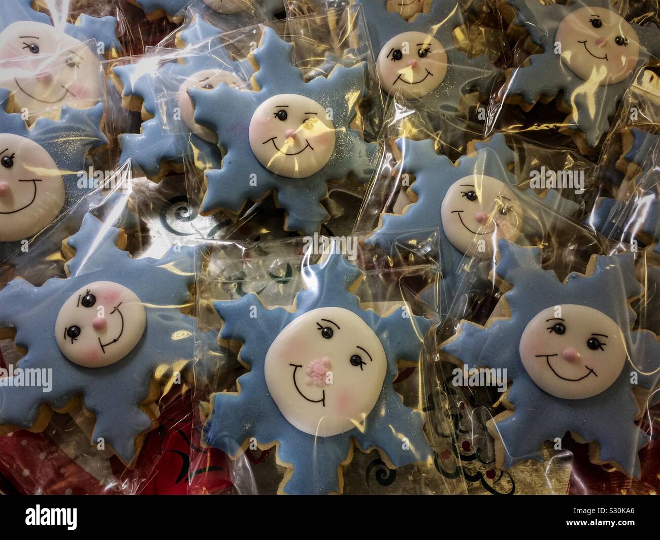 Lächelnd Schneeflocke cookies Stockfoto