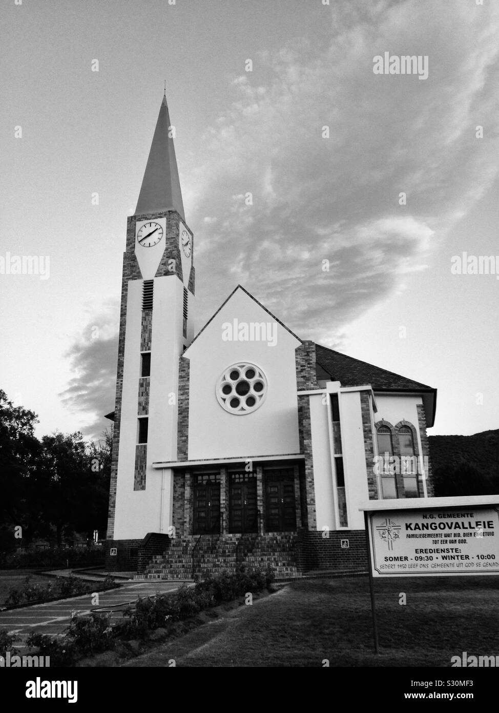 Niederländische Reformierte Kirche, Cango Valley/Schoemanshoek, Provinz Western Cape, Südafrika. 2019. Stockfoto