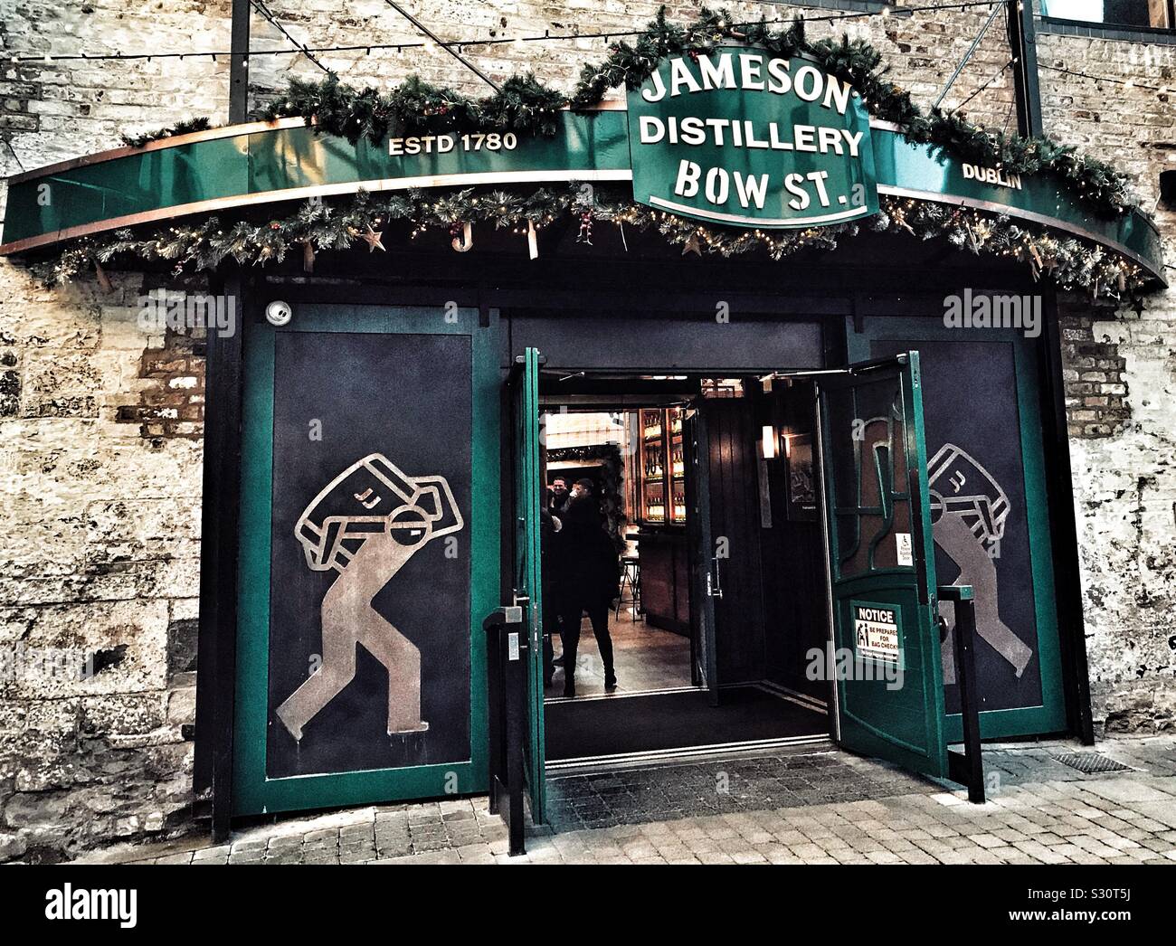 Eingang zu Jameson Distillery Tour, Bow Street Dublin in Irland Stockfoto