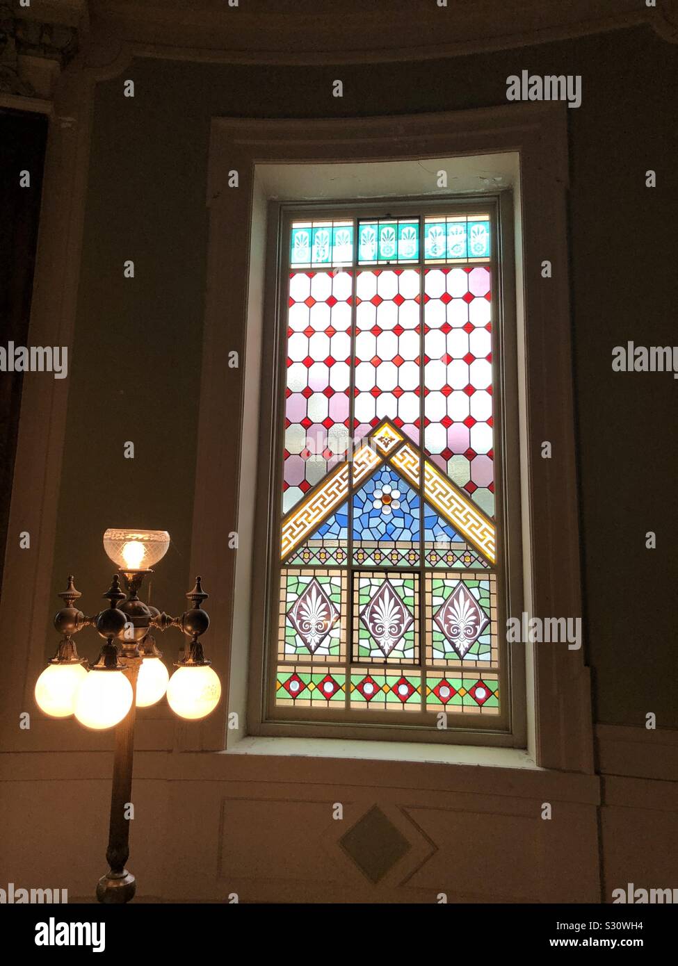 Ein Glasfenster in der National Portrait Gallery in Washington, D.C. Stockfoto