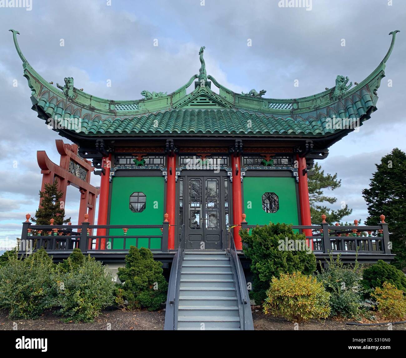 Chinesisches Teehaus, Marble House, Newport, Rhode Island, United States - Smartphone-aufgenommenes Stockfoto