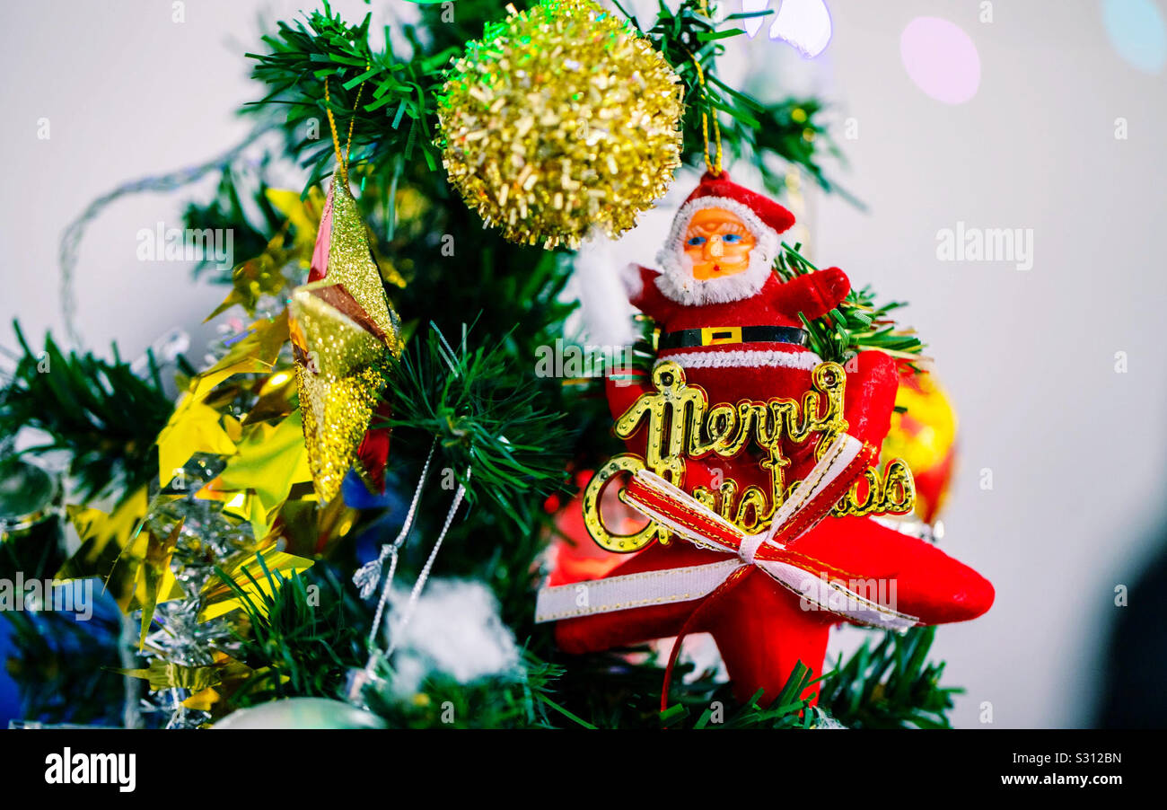 Santa Spielzeug Weihnachten vibes in Kathmandu, Nepal. Stockfoto