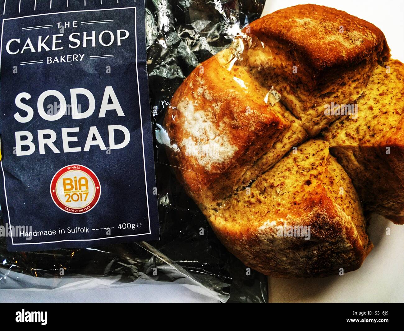 Die Cake Shop Soda Brot handgefertigt in Suffolk. - Smartphone-aufgenommenes Stockfoto