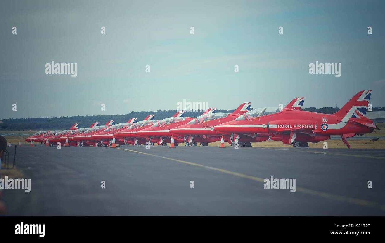 RAF Red Arrows aufgereiht Stockfoto