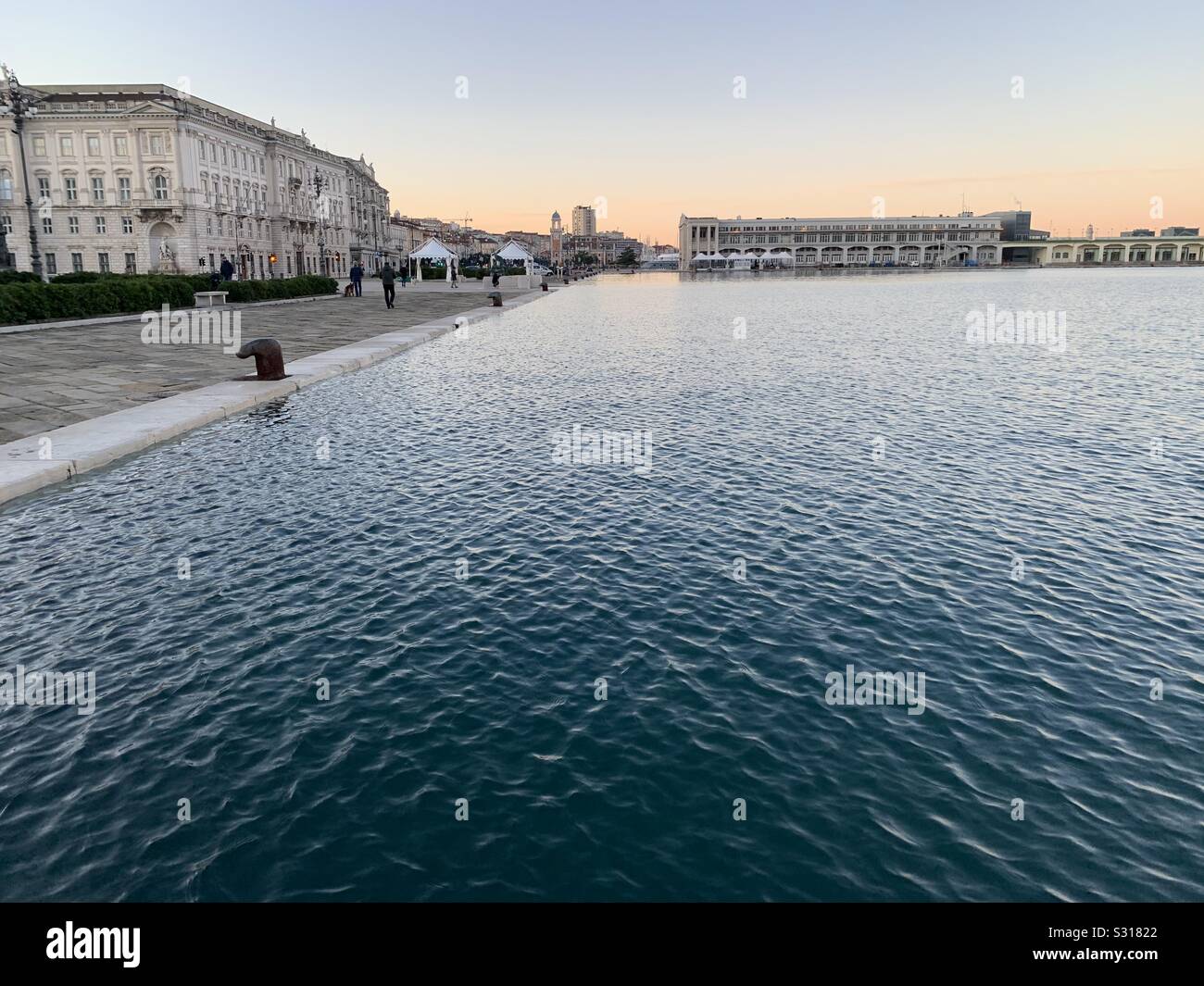 Hohe Wasser in Triest, Italien. Stockfoto