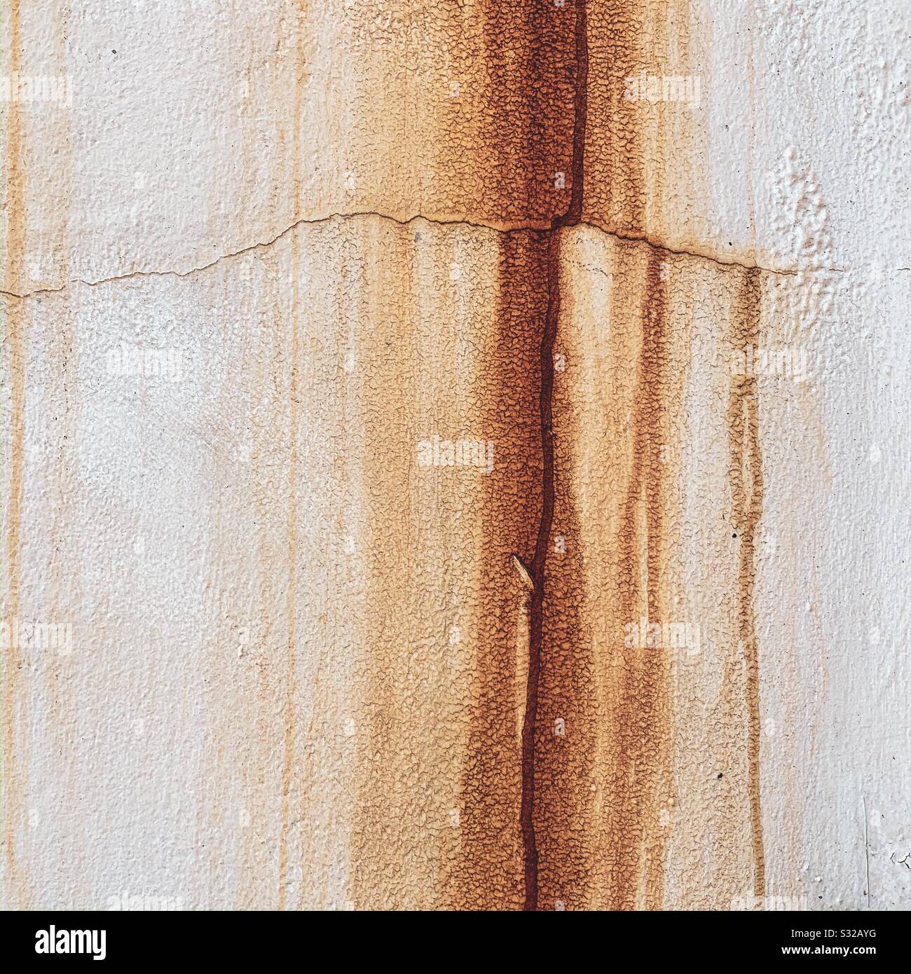 Rostfleckige Stuck-Wand Stockfoto