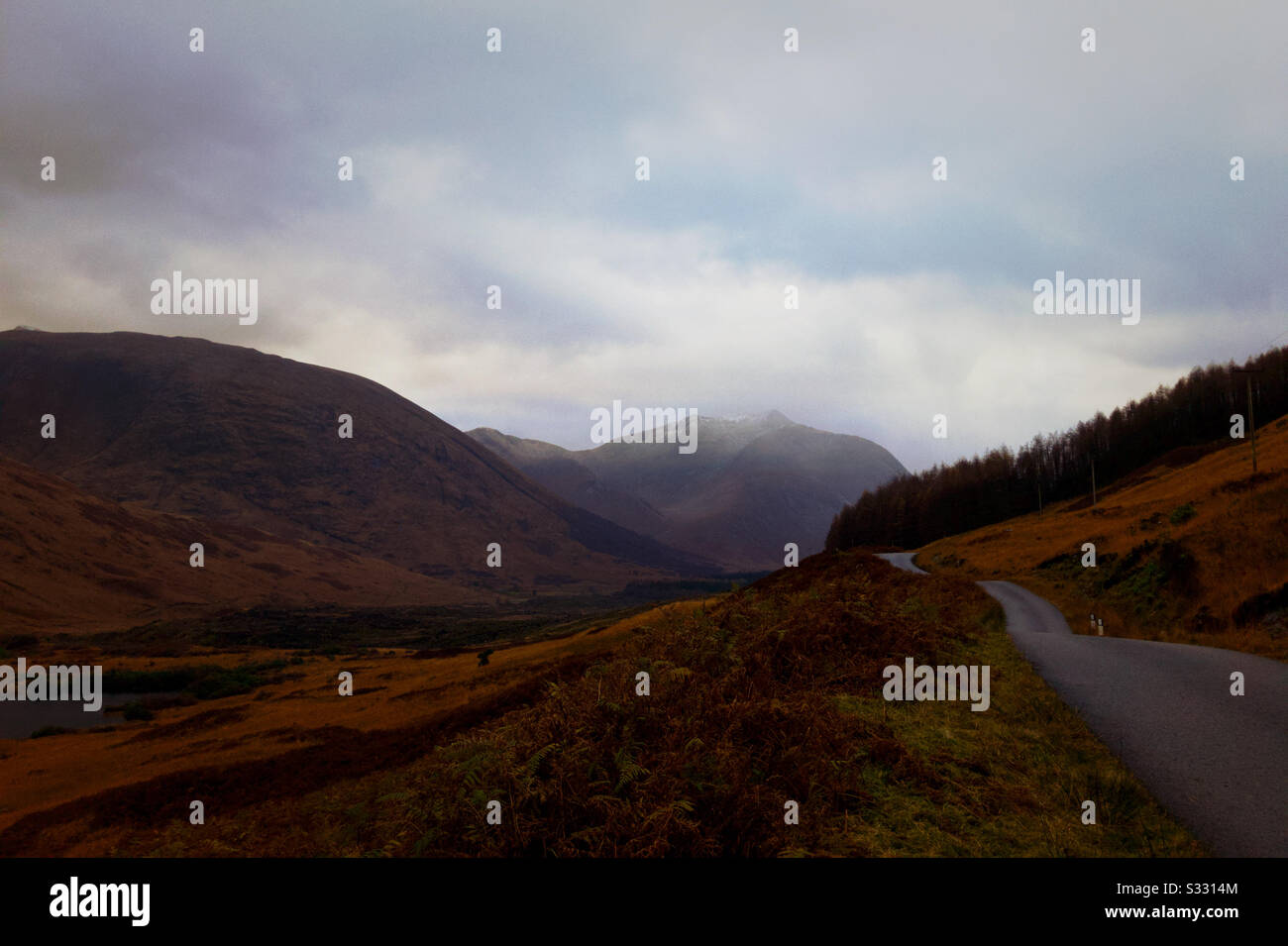 Rannoch Moor in Richtung Glencoe in Argyll and Bute, Schottland. Stockfoto