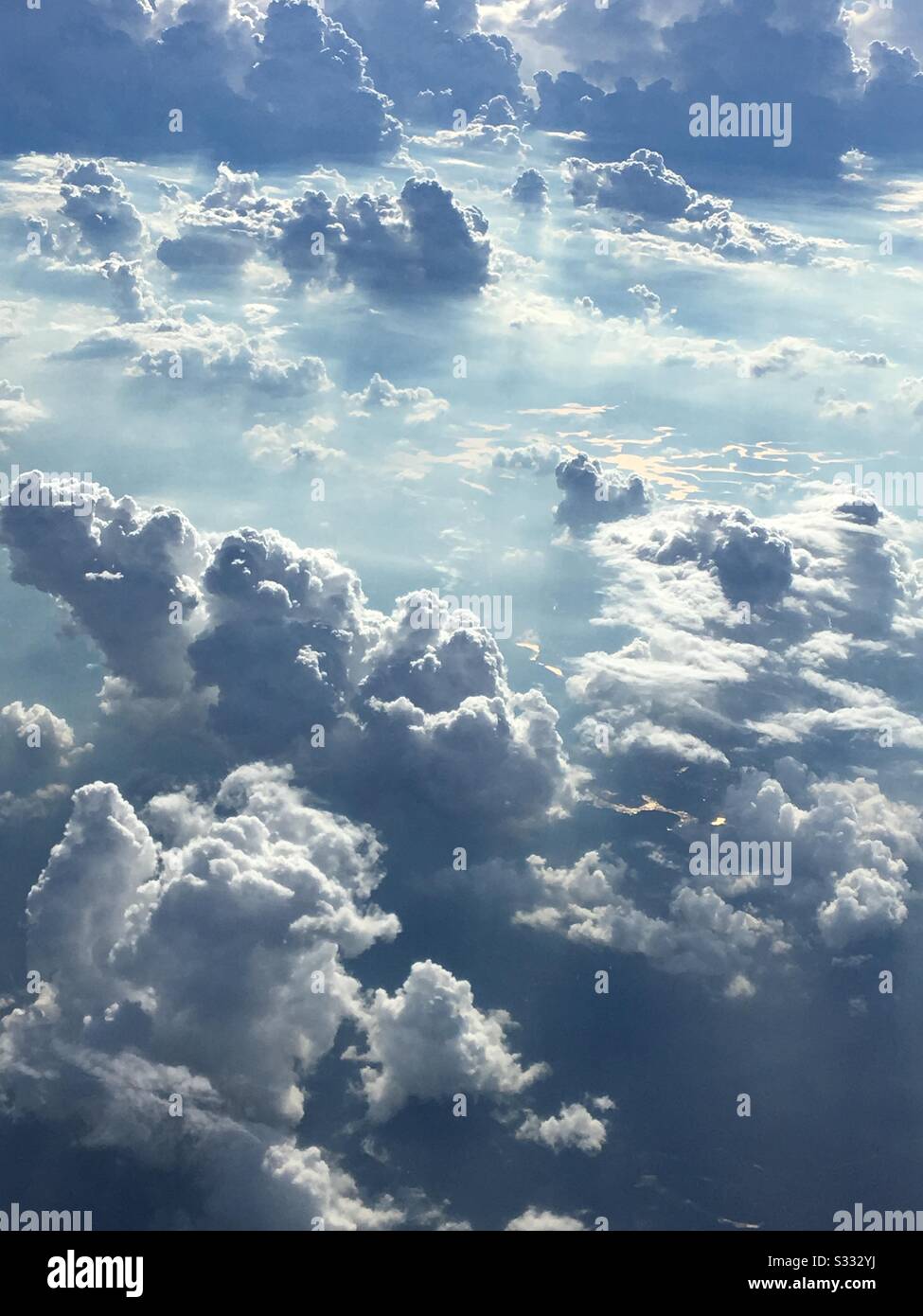 Gelassenheit Jenseits Der Wolken Stockfoto