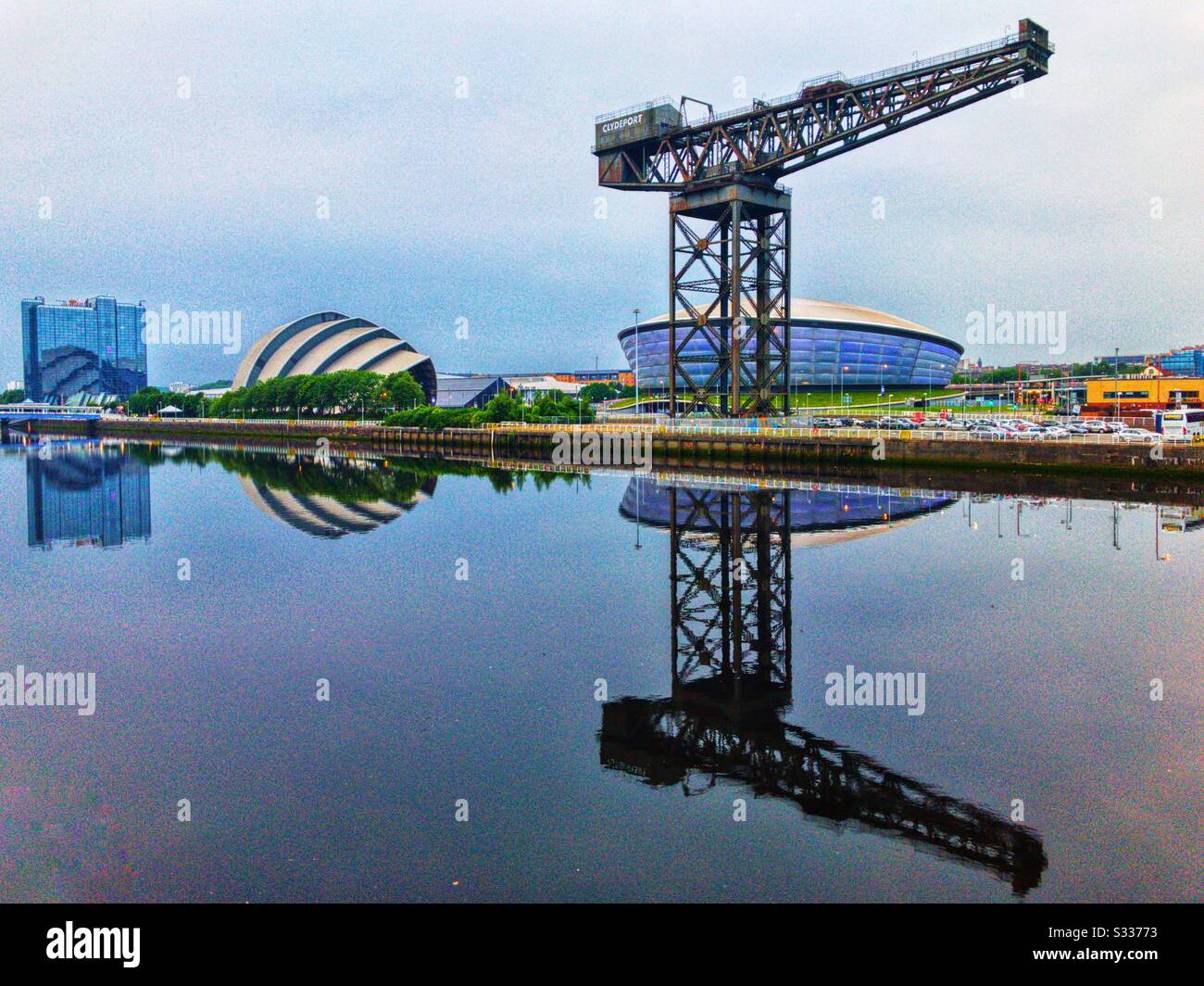 Clyde Auditorium (Armadillo), Finneston Crane und SSE Hydro, Teil des Scottish Event Campus, am Fluss Clyde in Glasgow, Schottland. Stockfoto