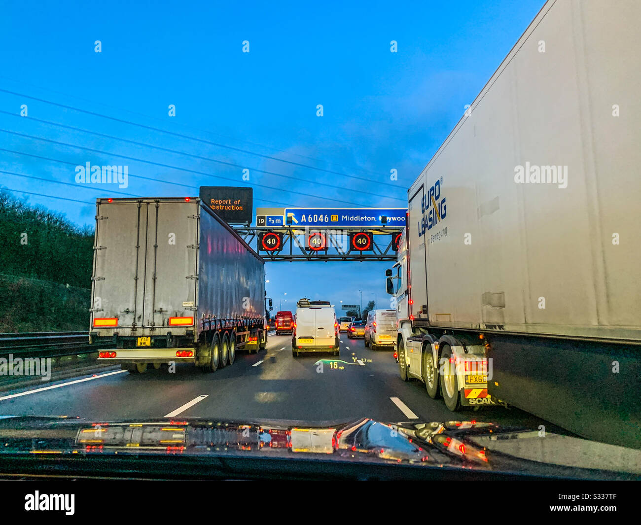 Verkehrsüberlastung auf der Autobahn M62 Stockfoto