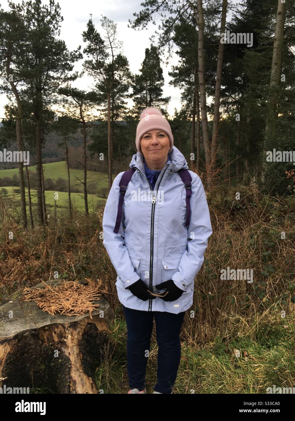 Frau-Wanderer - Smartphone-aufgenommenes Stockfoto