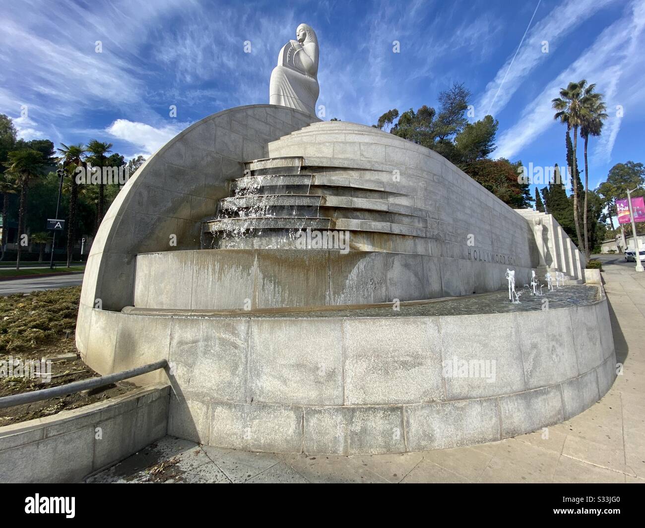 Los ANGELES, CA, JAN 2020: Eintritt in die Hollywood Bowl mit Art Deco Features und Springbrunnen Stockfoto