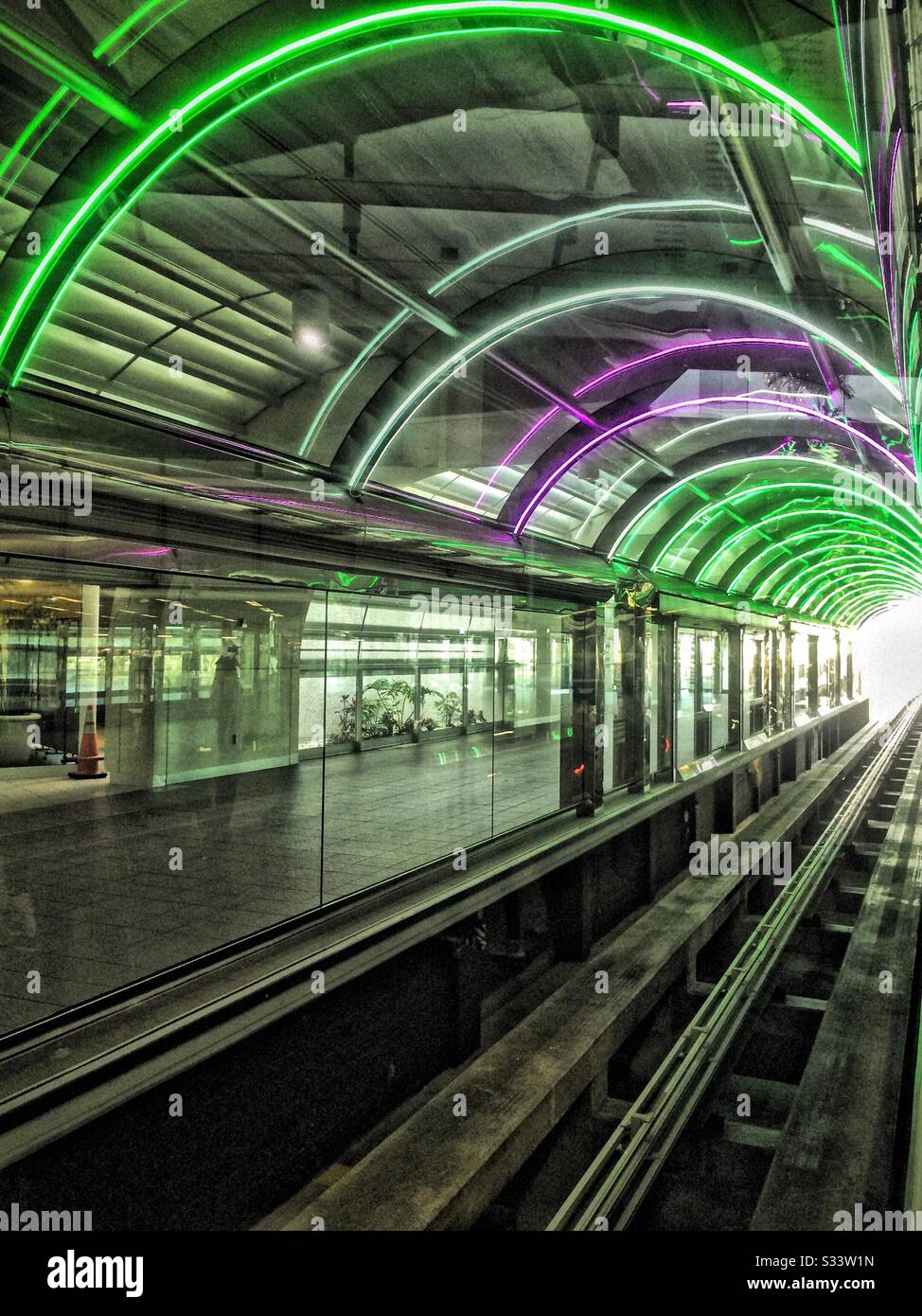 Fahren Sie zum Abflugsteig am Flughafen Orlando Stockfoto
