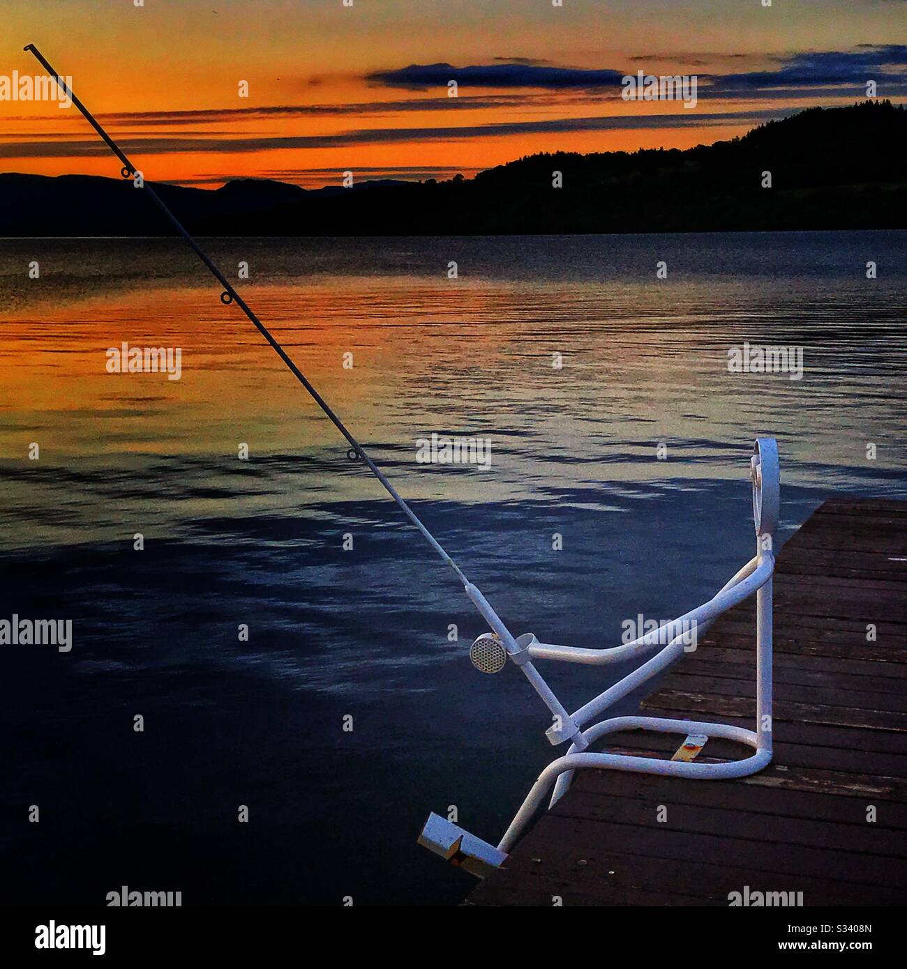 Fischerskulptur in Duck Bay Marina am Loch Lomond, Schottland. Stockfoto