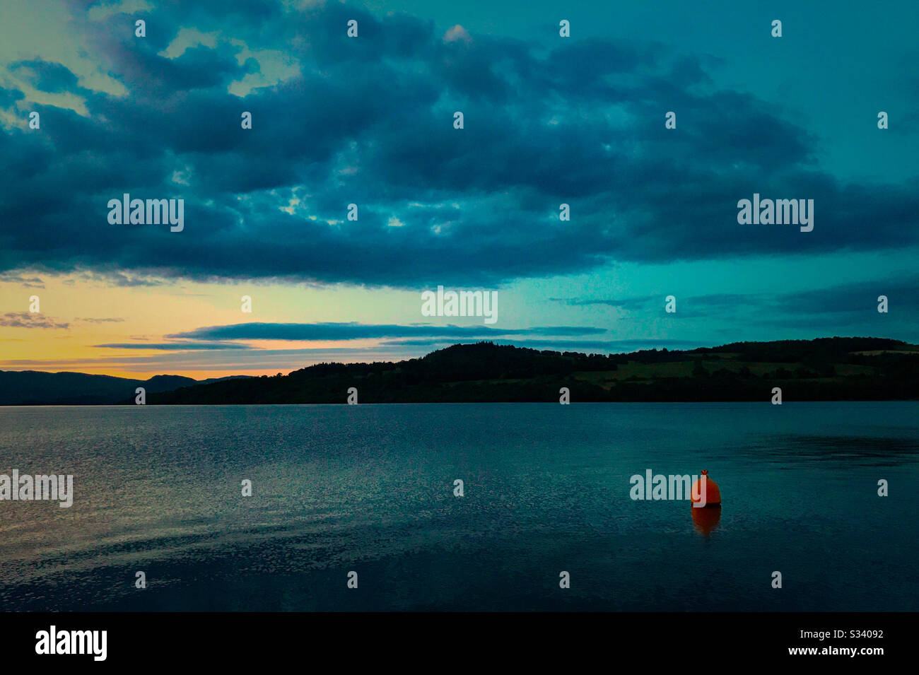 Sonnenuntergang über Loch Lomond, Schottland. Stockfoto