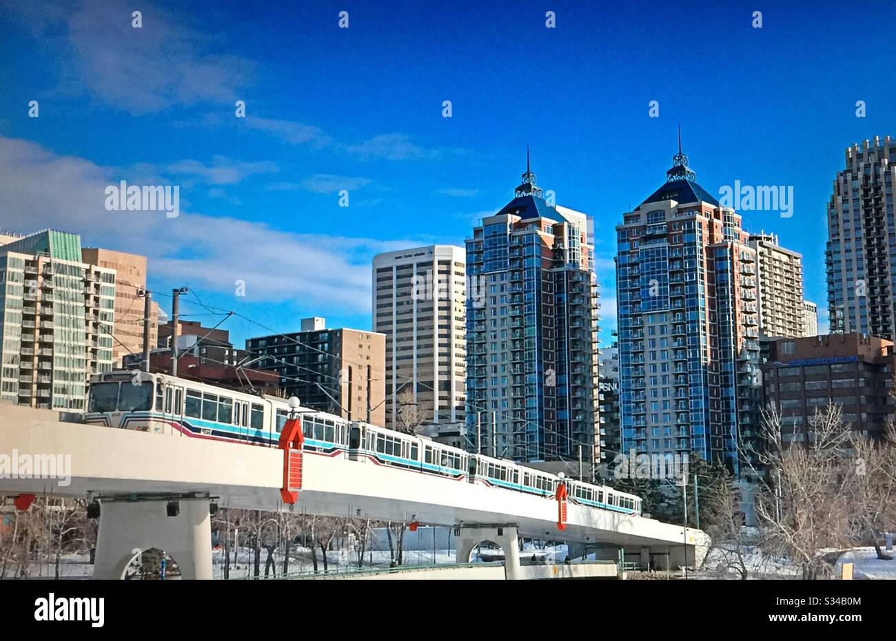 Ctrain, Stadtbahn-Transitsystem und Innenstadt von Calgary, Alberta, Kanada Stockfoto