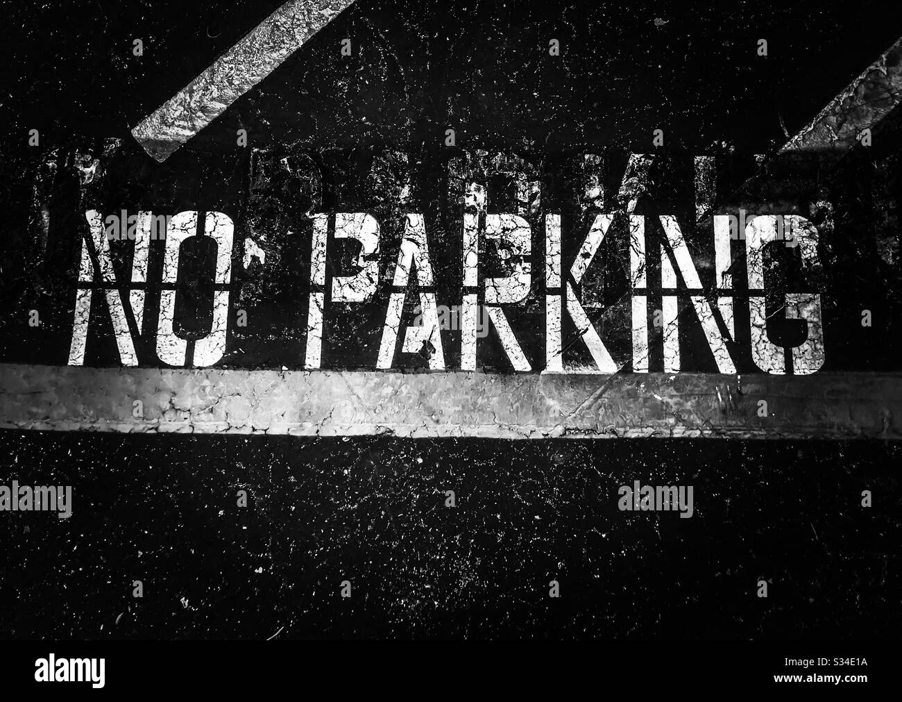 Kein Parkplatz in Schwarzweiß Stockfoto