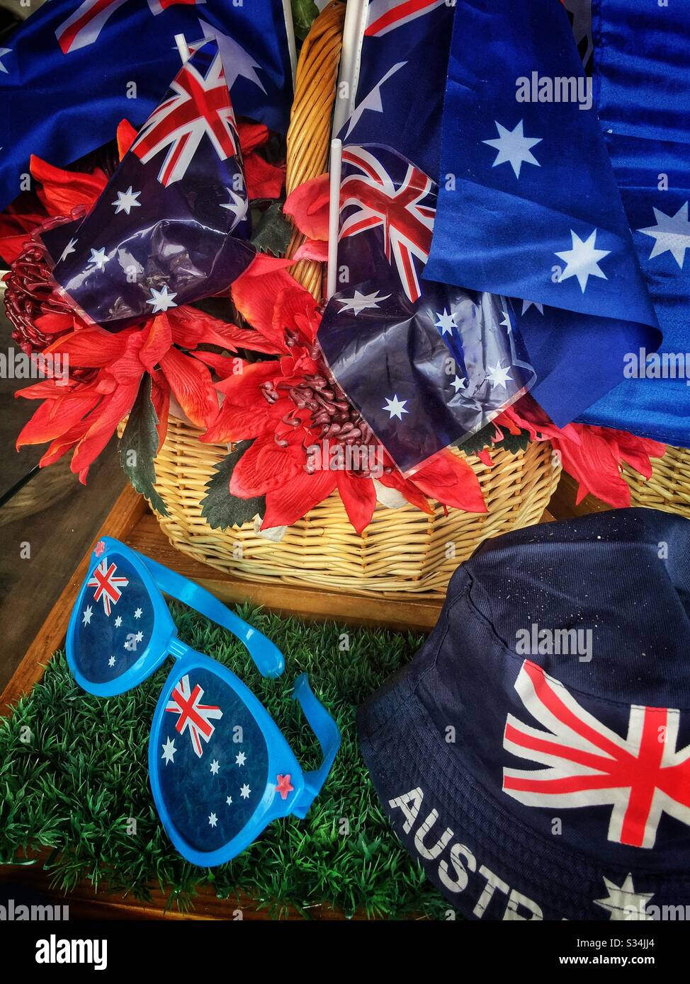 Anzeige in einem Fenster der Metzgerei für Australia Day, Blackheath, Blue Mountains, NSW, Australien - Smartphone-aufgenommenes Stockfoto