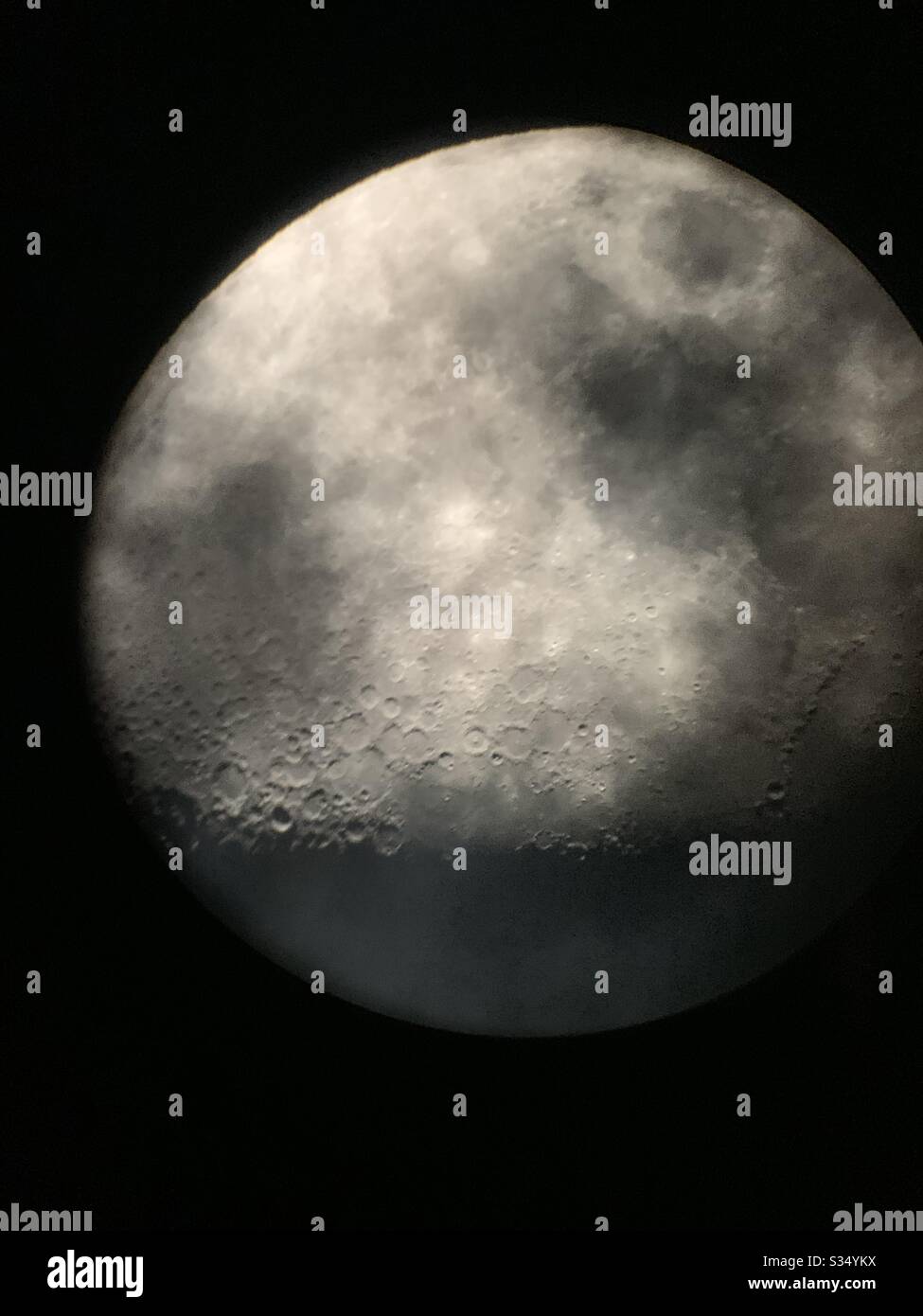 Nahaufnahme des Mondes vom Astronomie-Observatorium der University of Waterloo. Stockfoto