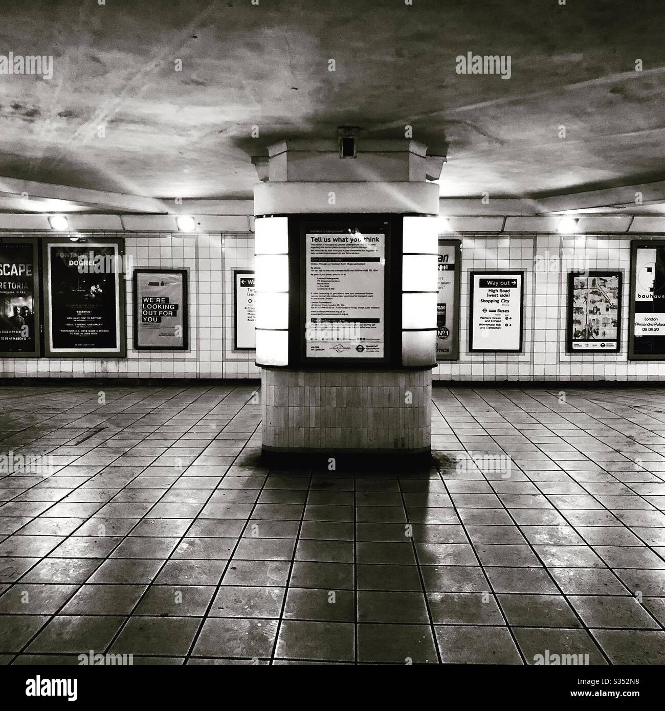 Desertierte London U-Bahn-Station Ticket Hall Turnpike Lane Stockfoto