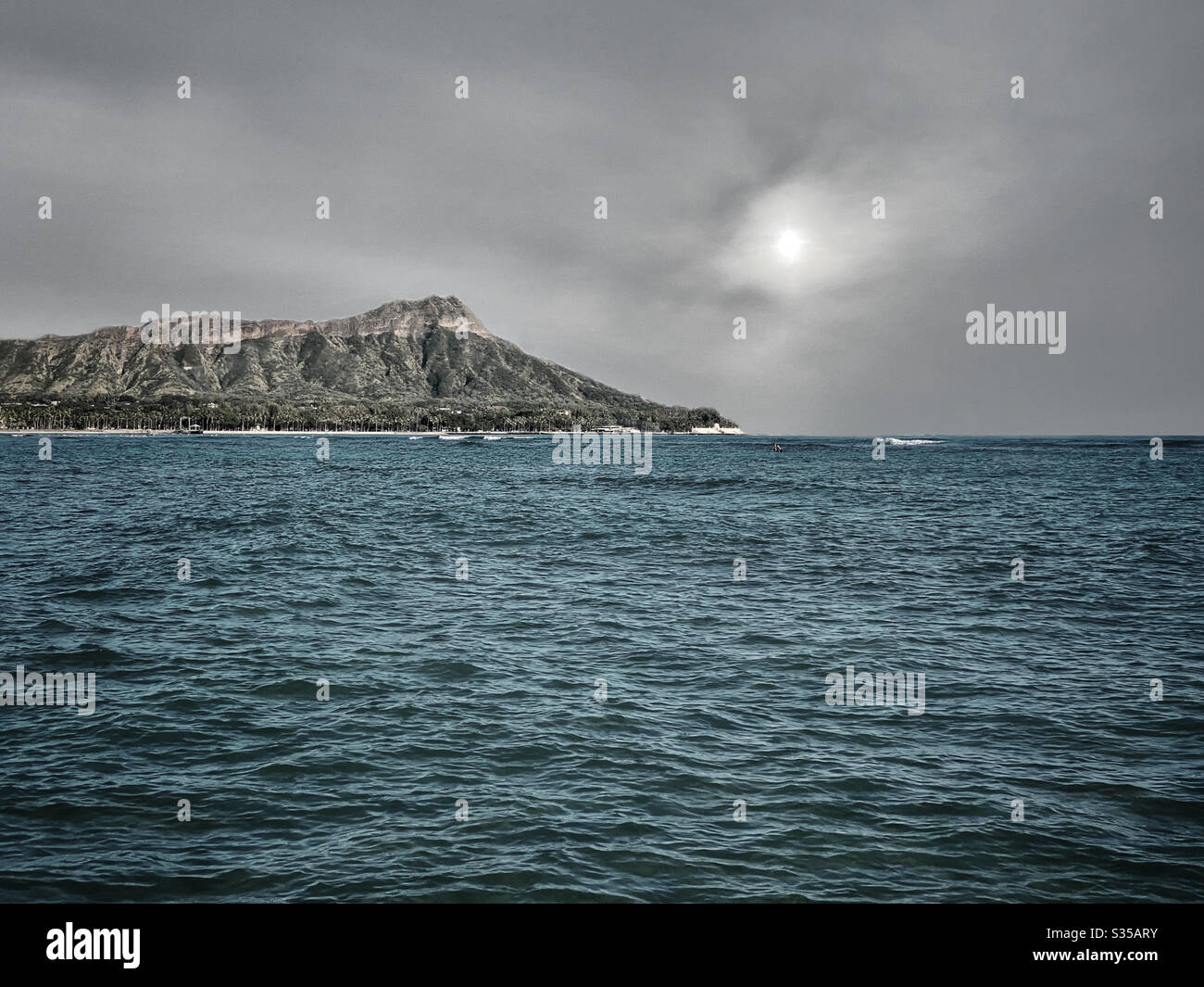 Traumvision von Diamond Head in Hawaii ohne die Hochhäuser an der Spitze Stockfoto