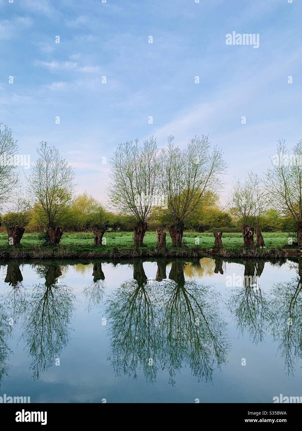 Reflexionen in der Themse, Oxford Stockfoto