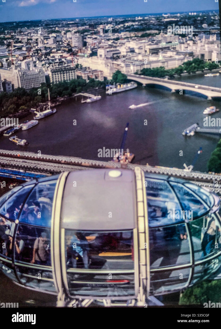 Blick auf die Themse und London vom London Eye - Smartphone-aufgenommenes Stockfoto